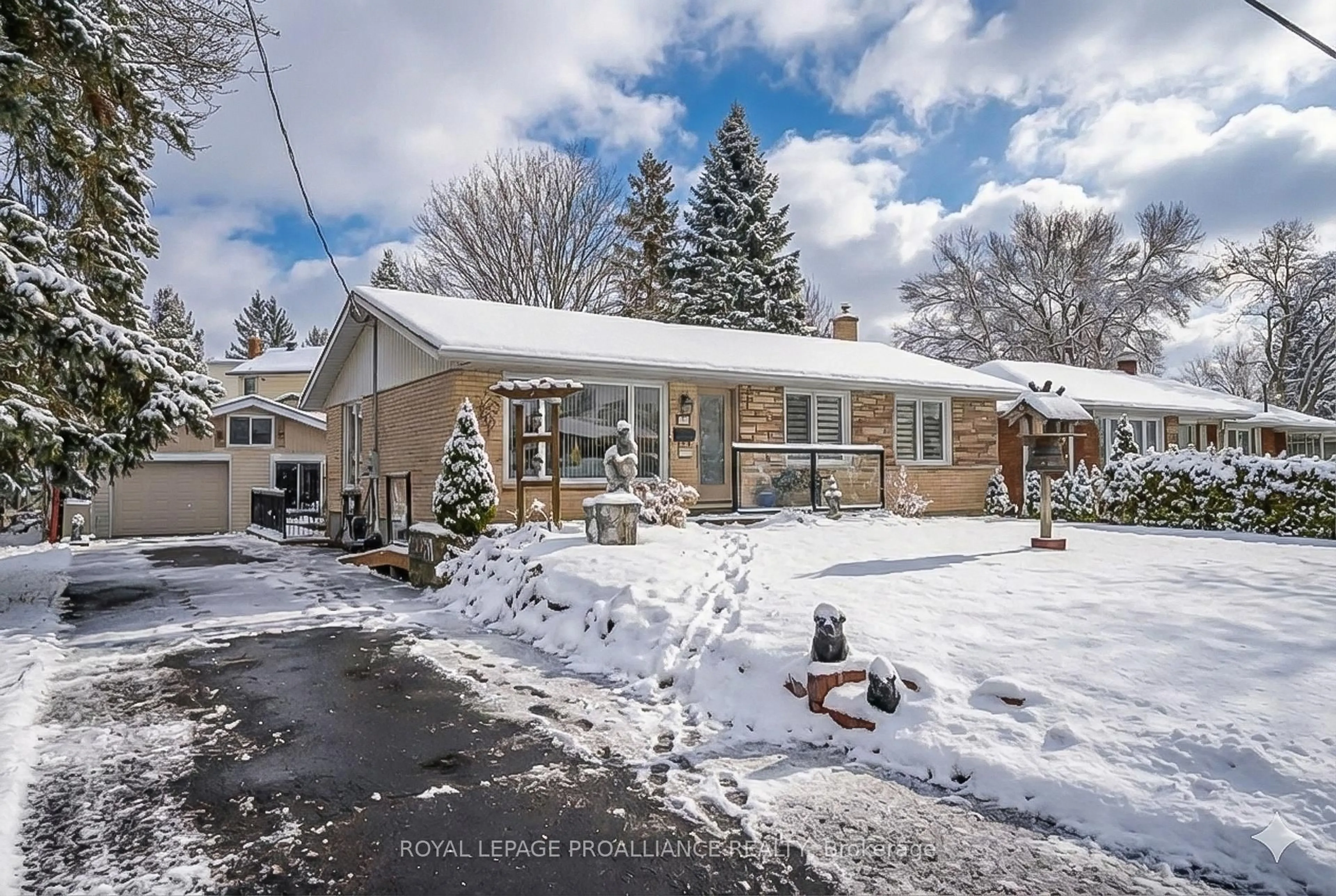 A pic from outside/outdoor area/front of a property/back of a property/a pic from drone, street for 10 Devere Gdns, Quinte West Ontario K8V 3M3
