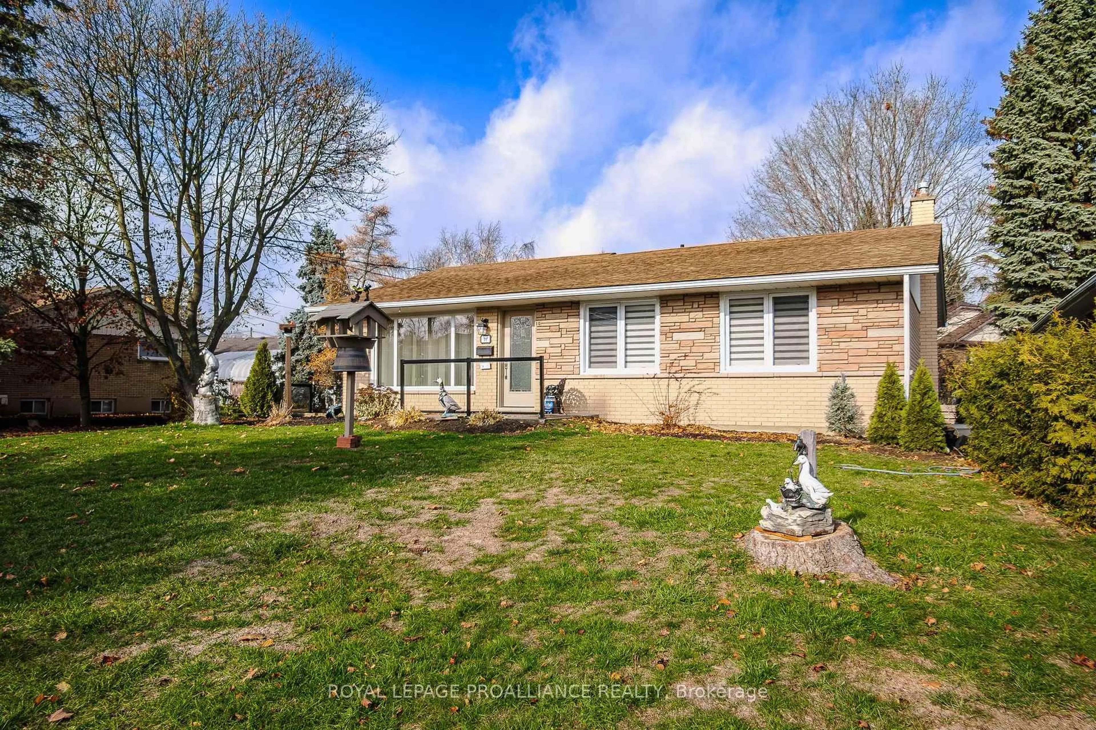 A pic from outside/outdoor area/front of a property/back of a property/a pic from drone, unknown for 10 Devere Gdns, Quinte West Ontario K8V 3M3