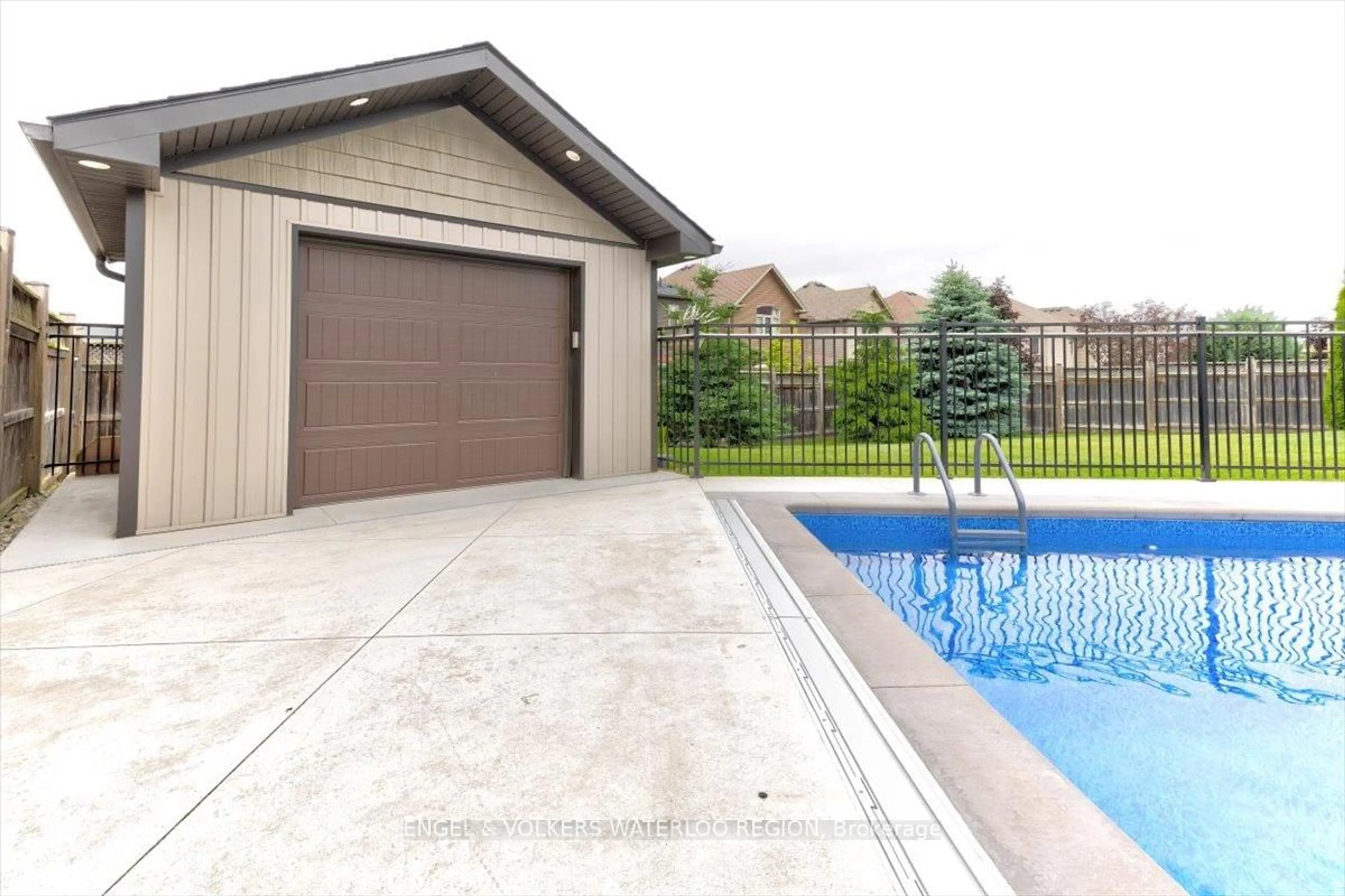 Unknown for 261 Watervale Cres, Kitchener Ontario N2A 0G7