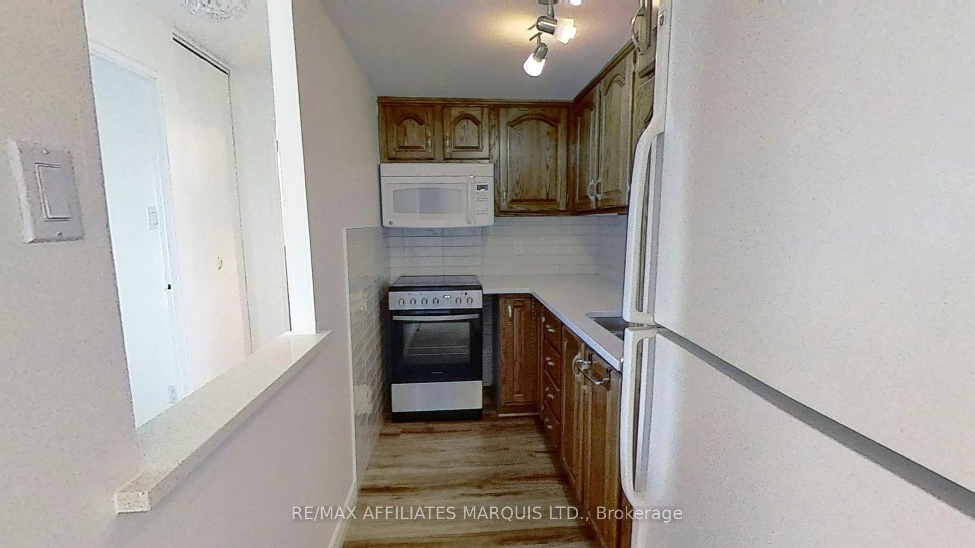 Standard kitchen, unknown for 308 Second St #6, Cornwall Ontario K6H 1Z1