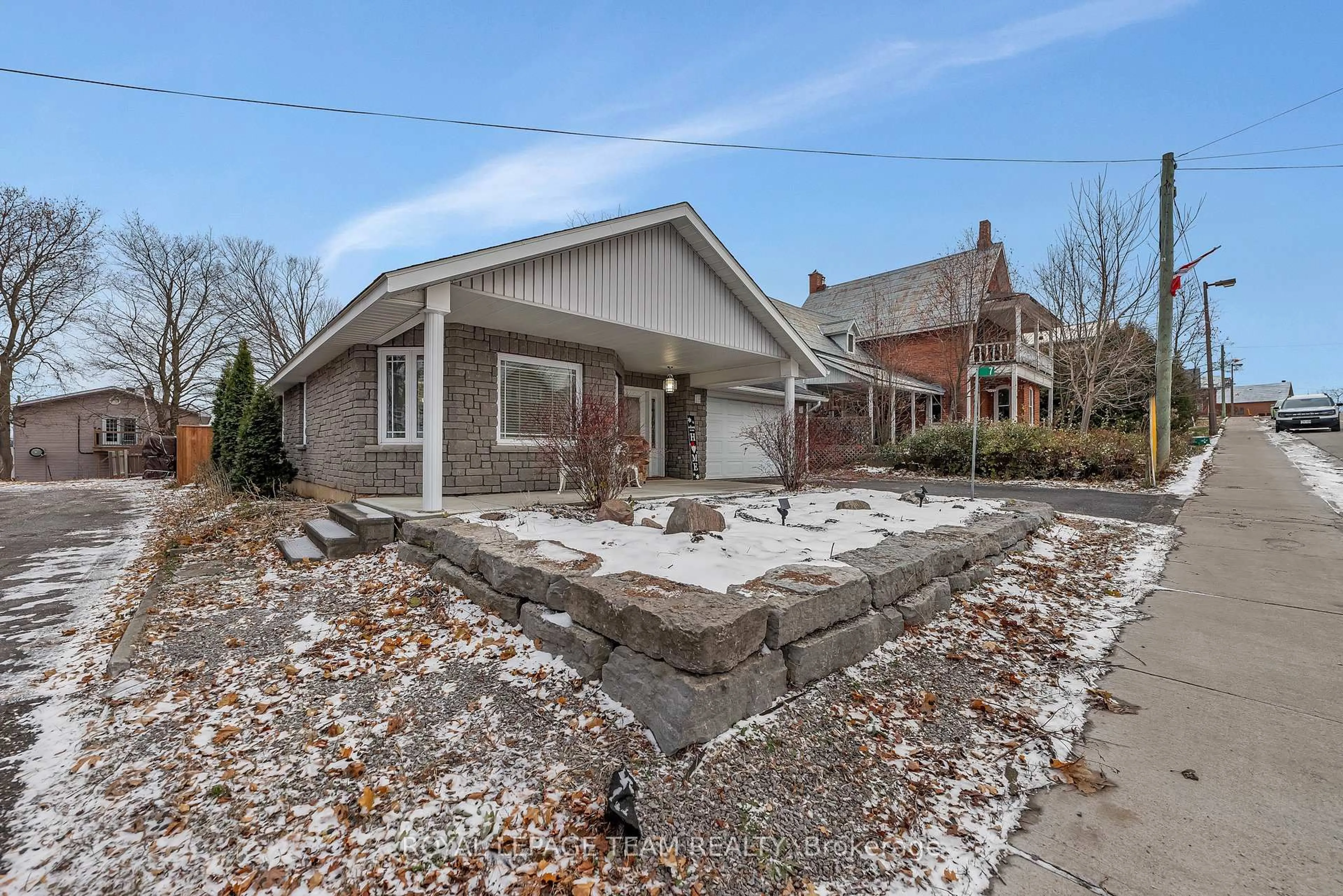 Home with brick exterior material, street for 7 Main St, Cobden Ontario K0J 1K0