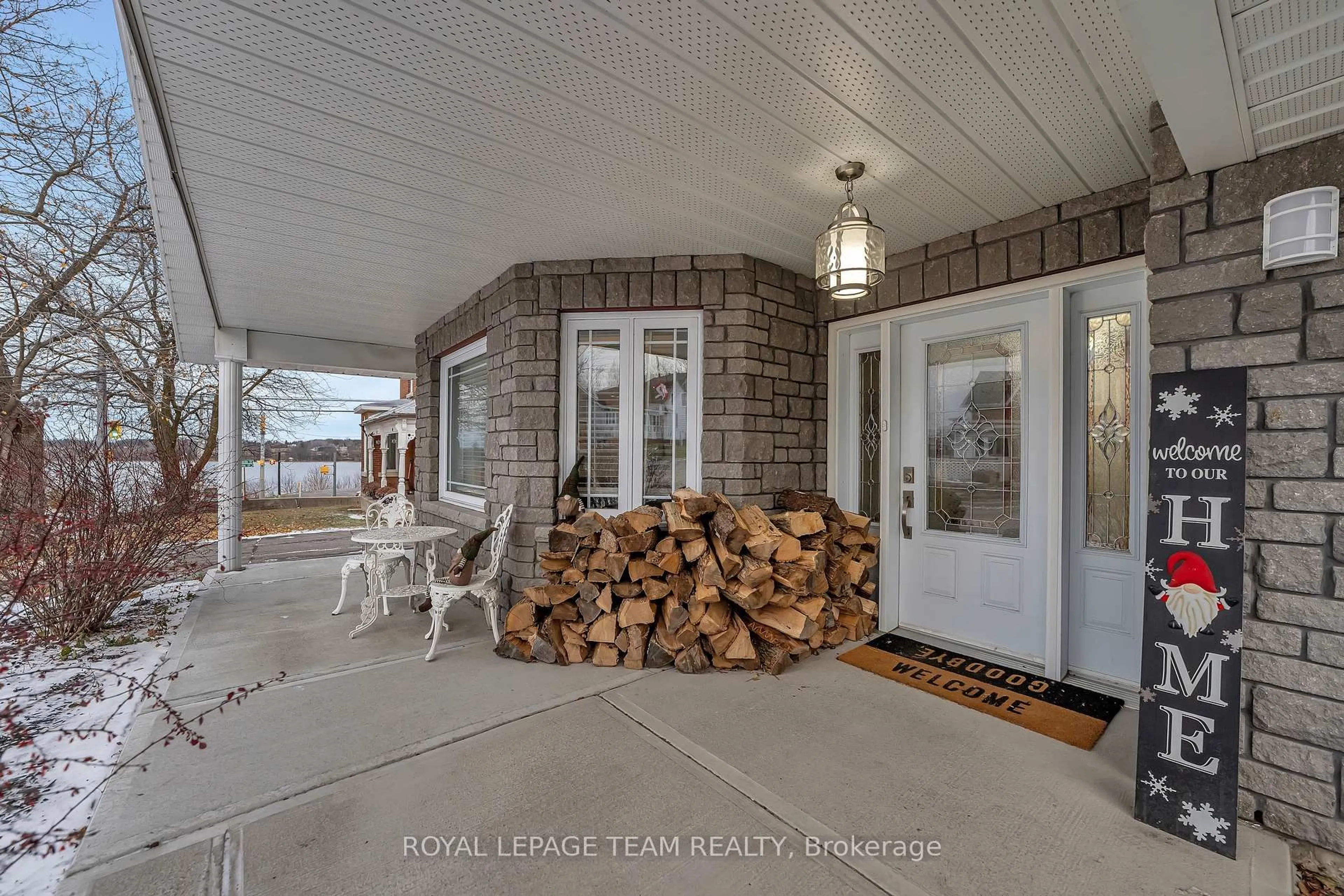 Patio, street for 7 Main St, Cobden Ontario K0J 1K0