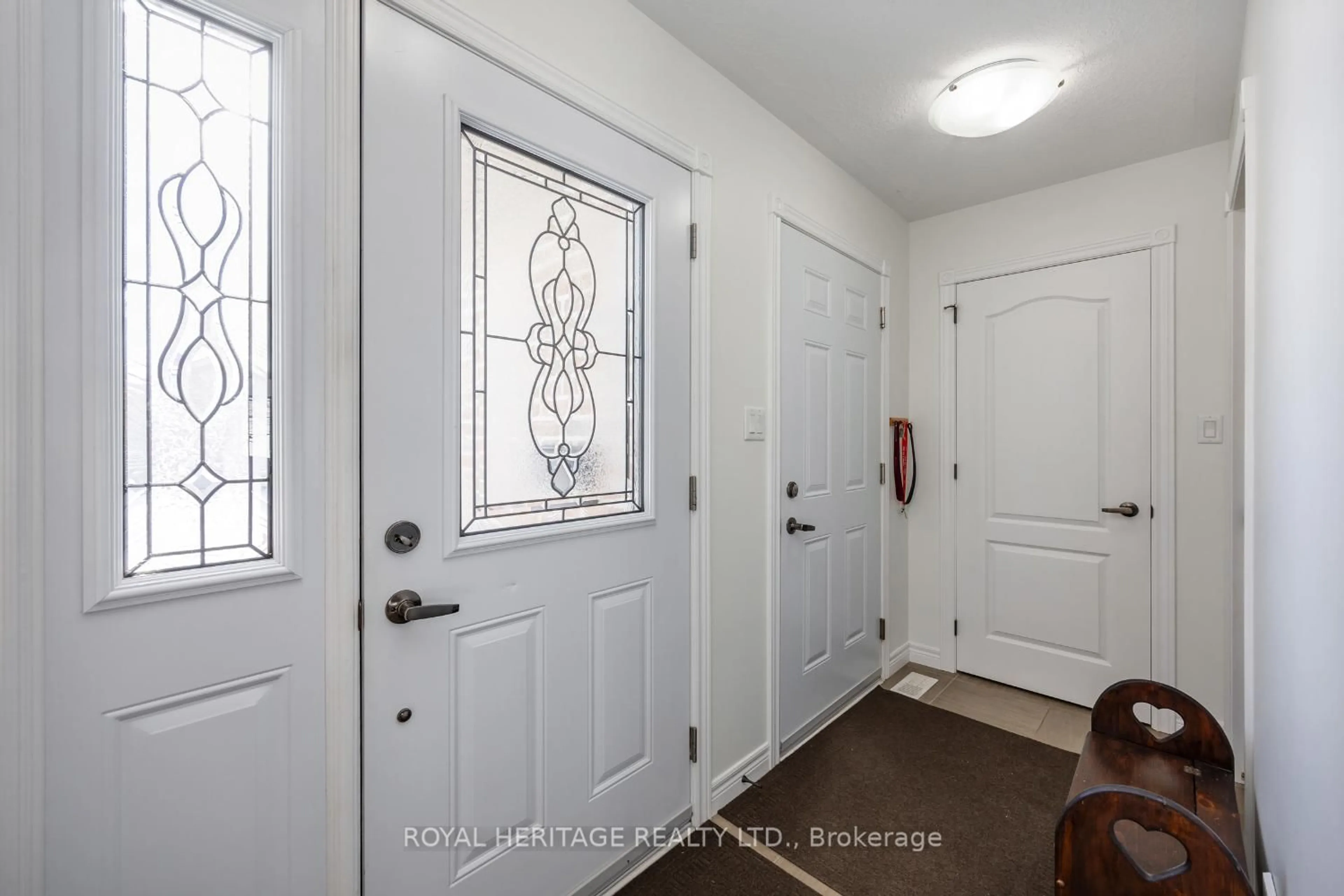 Indoor entryway for 301 Carnegie Ave #162, Peterborough Ontario K9L 1G9