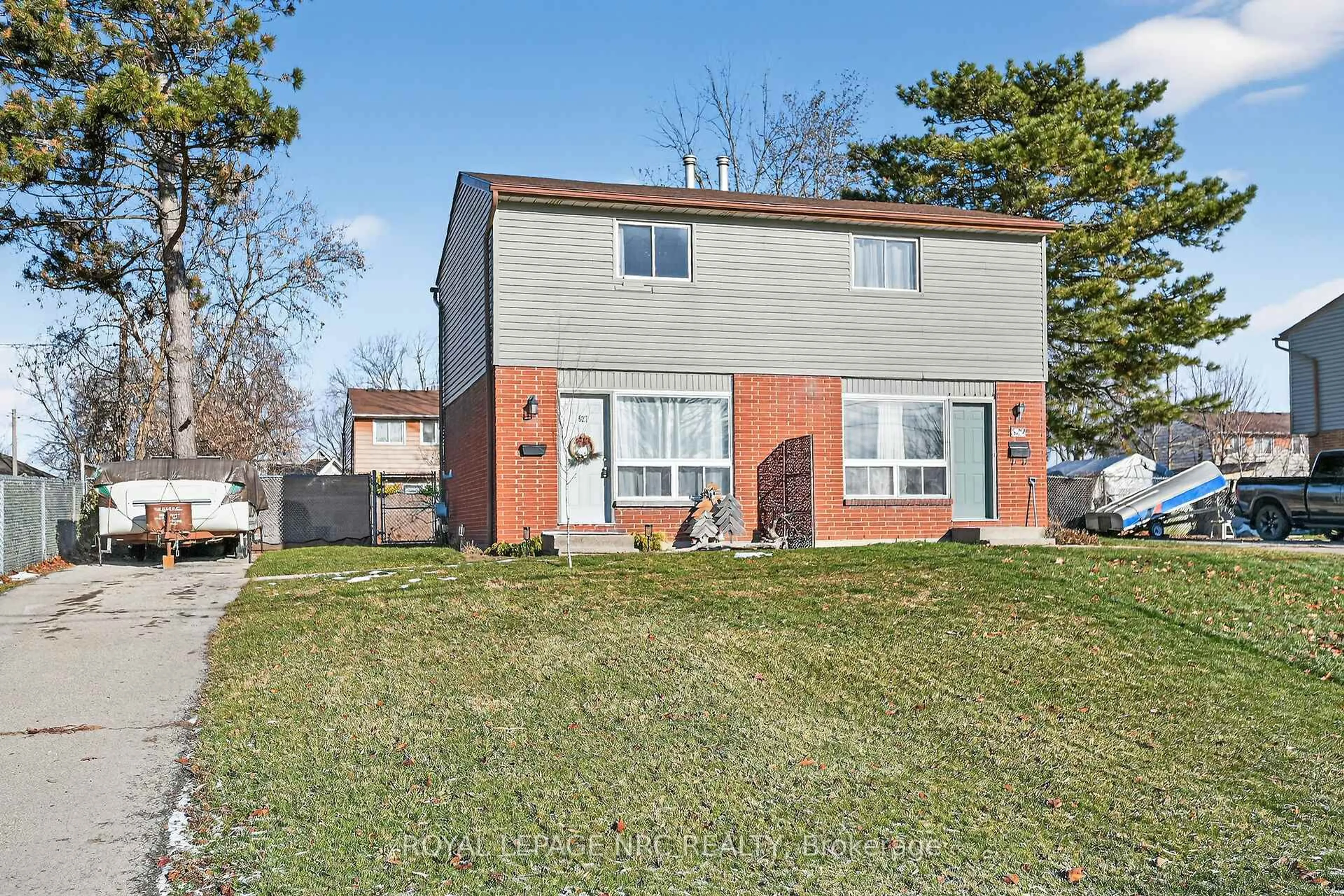 Home with brick exterior material, street for 527 Main St, Haldimand Ontario N1A 2Y5