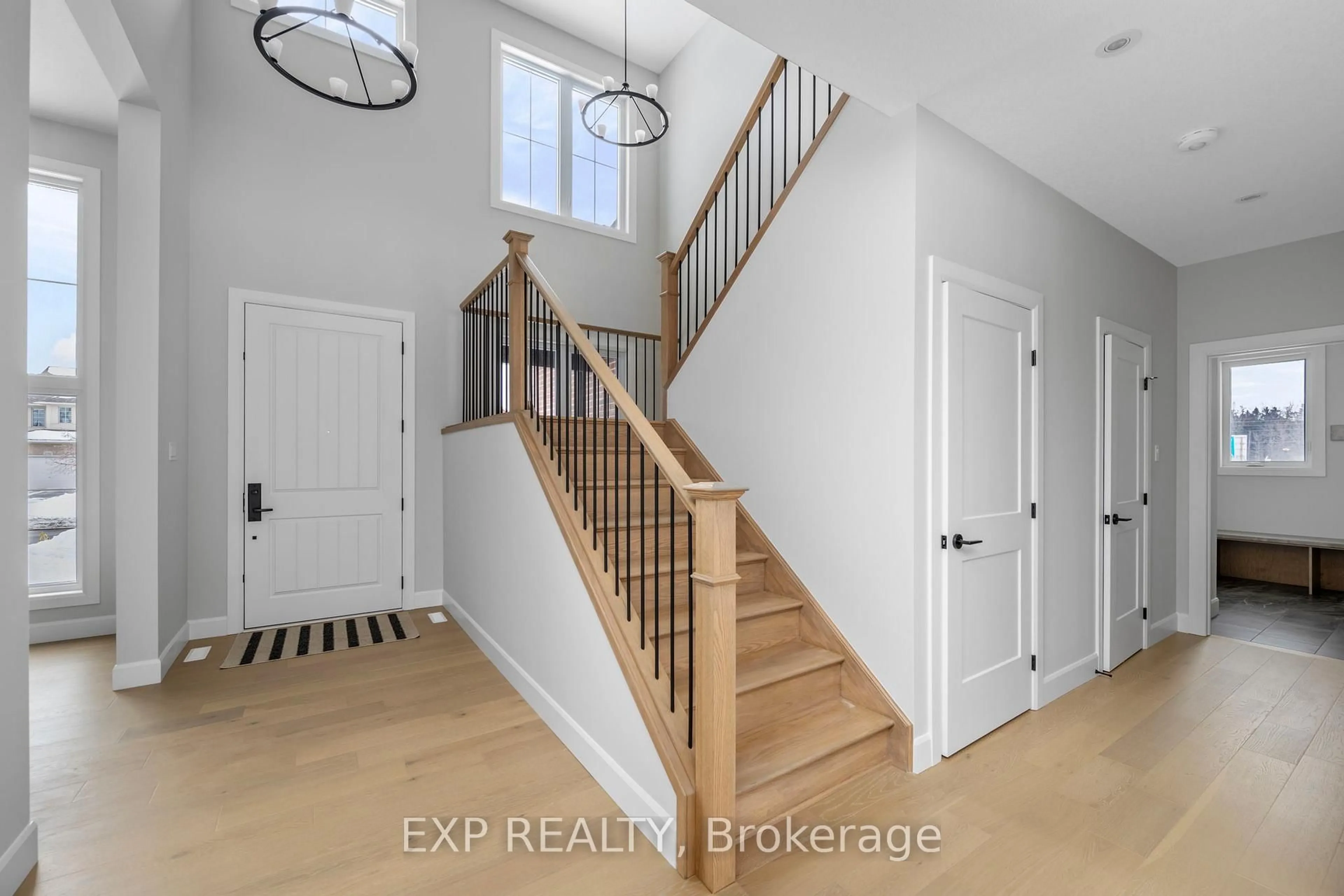 Indoor entryway for 2060 Wickerson Rd, London South Ontario N6K 5C4