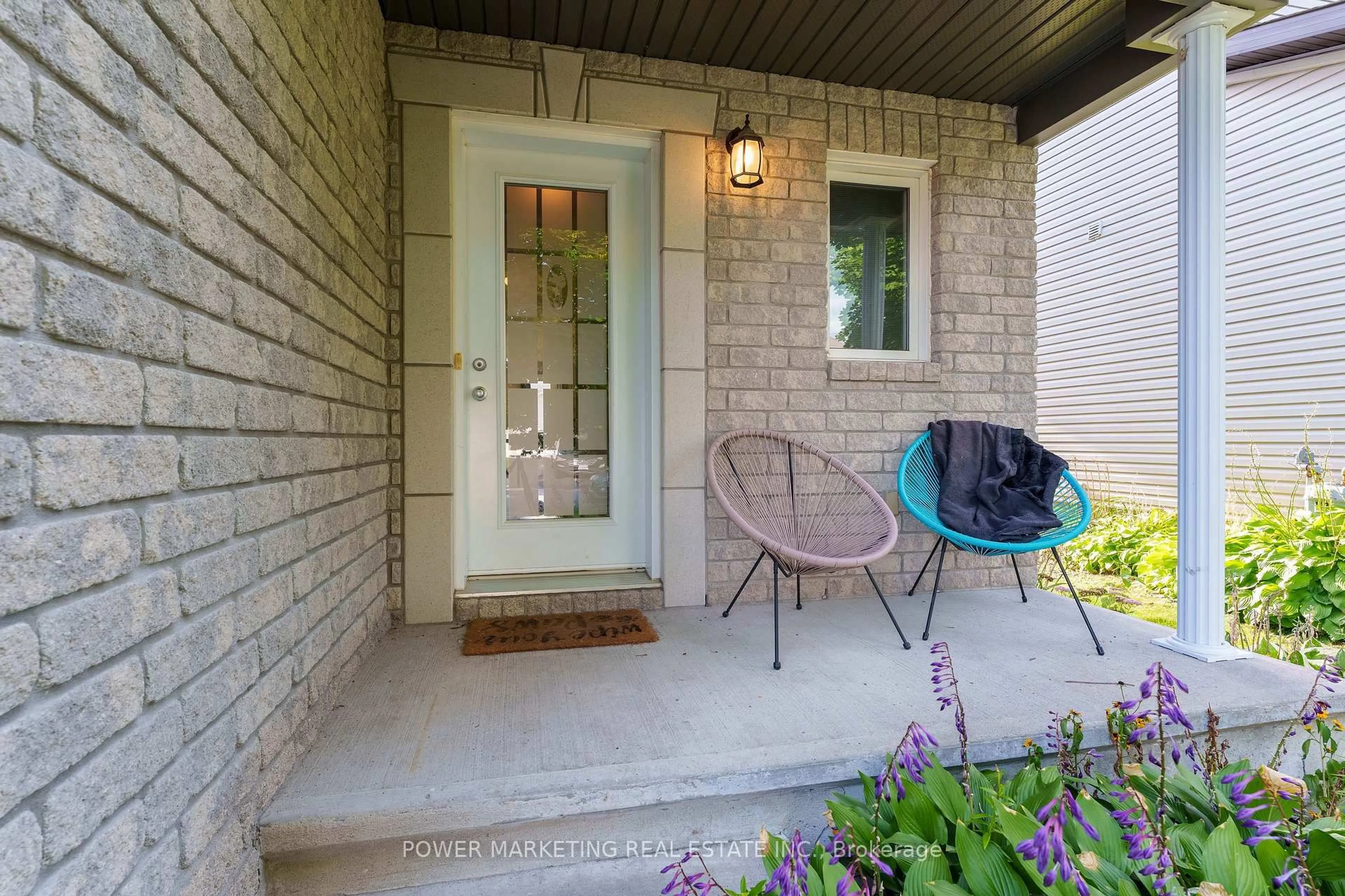 Indoor entryway for 270 MICA Cres, Clarence-Rockland Ontario K4K 0E2