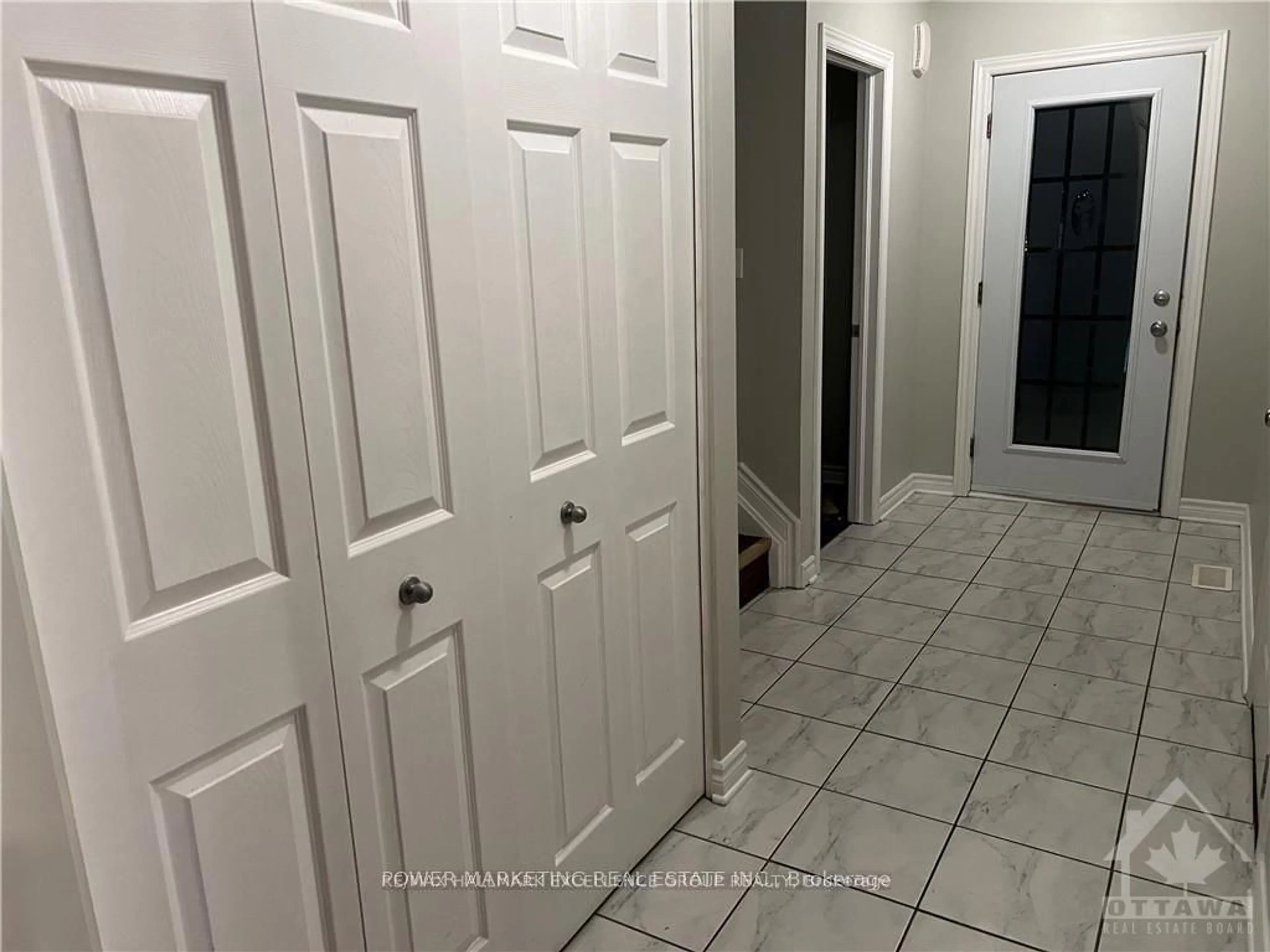 Indoor entryway for 270 MICA Cres, Clarence-Rockland Ontario K4K 0E2