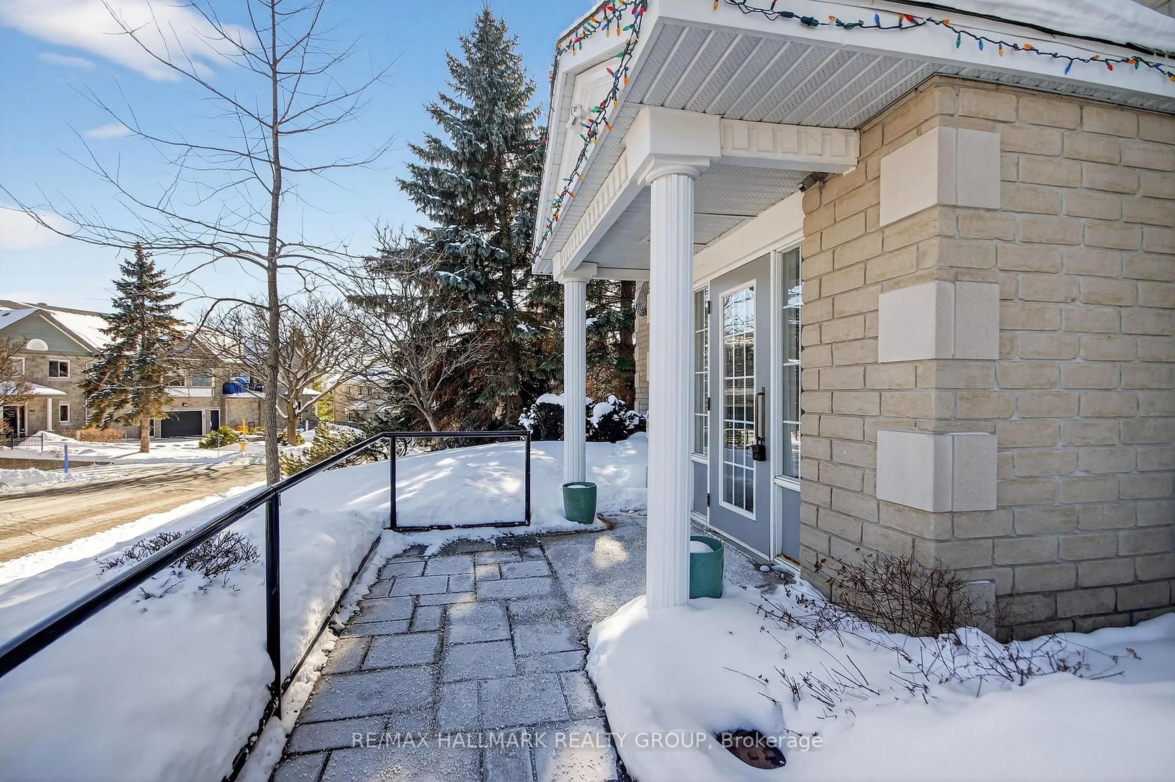 Patio, street for 51 Robson Crt #2B, Ottawa Ontario K2K 2W1