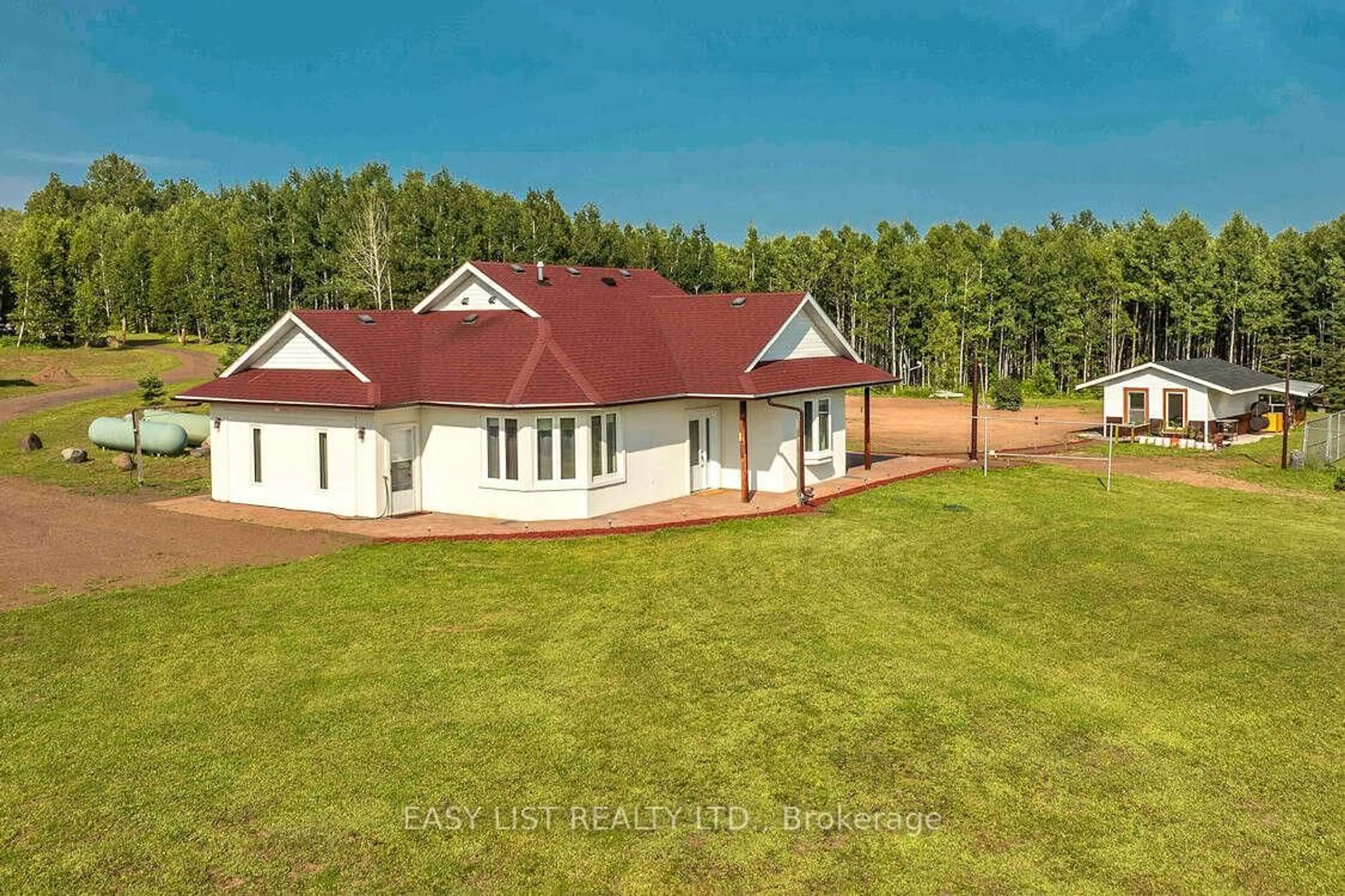 A pic from outside/outdoor area/front of a property/back of a property/a pic from drone, unknown for 608 Copper Cliff Rd, Neebing Ontario P7L 0B7