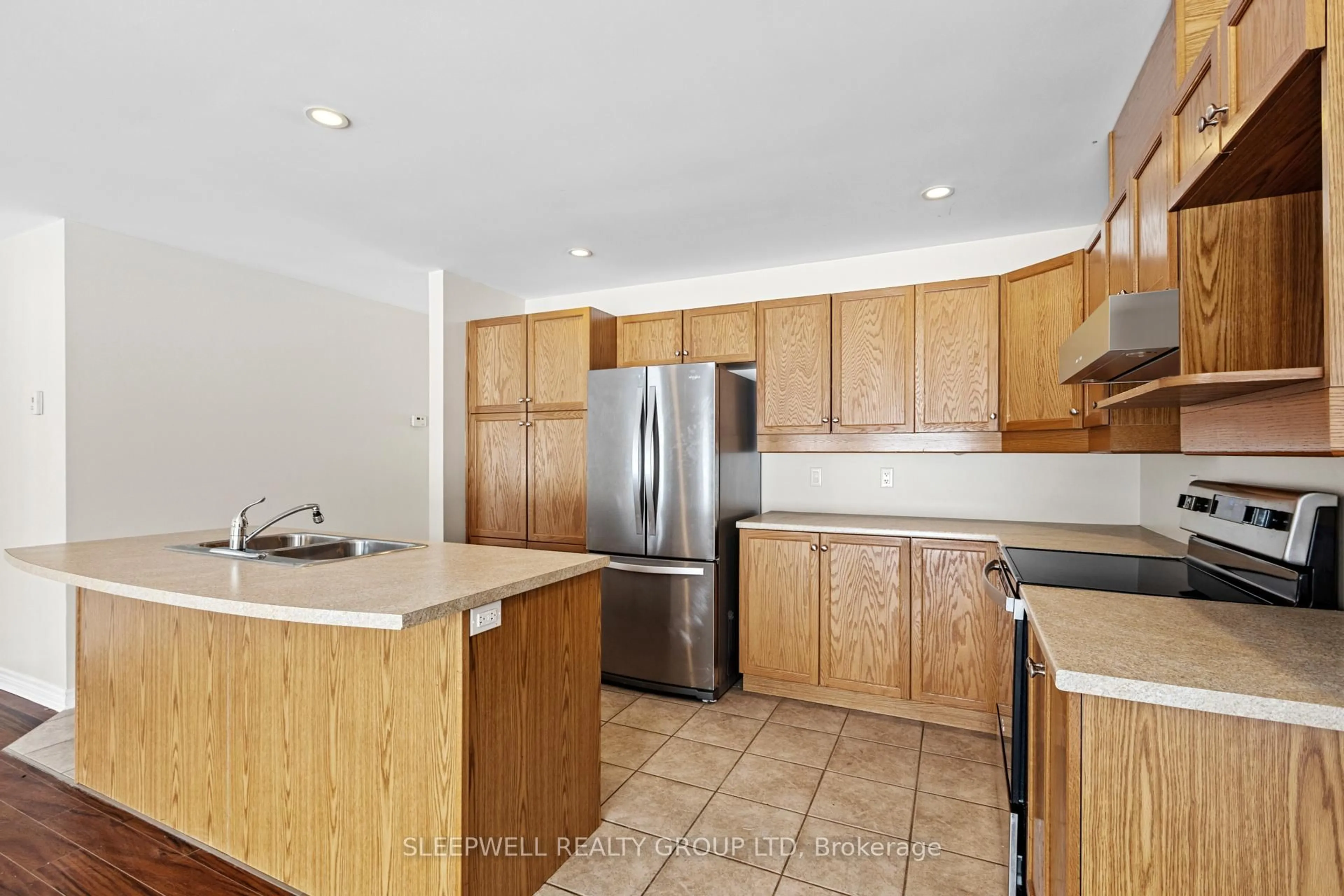 Standard kitchen, ceramic/tile floor for 94 Fourth Ave, Arnprior Ontario K7S 0G1