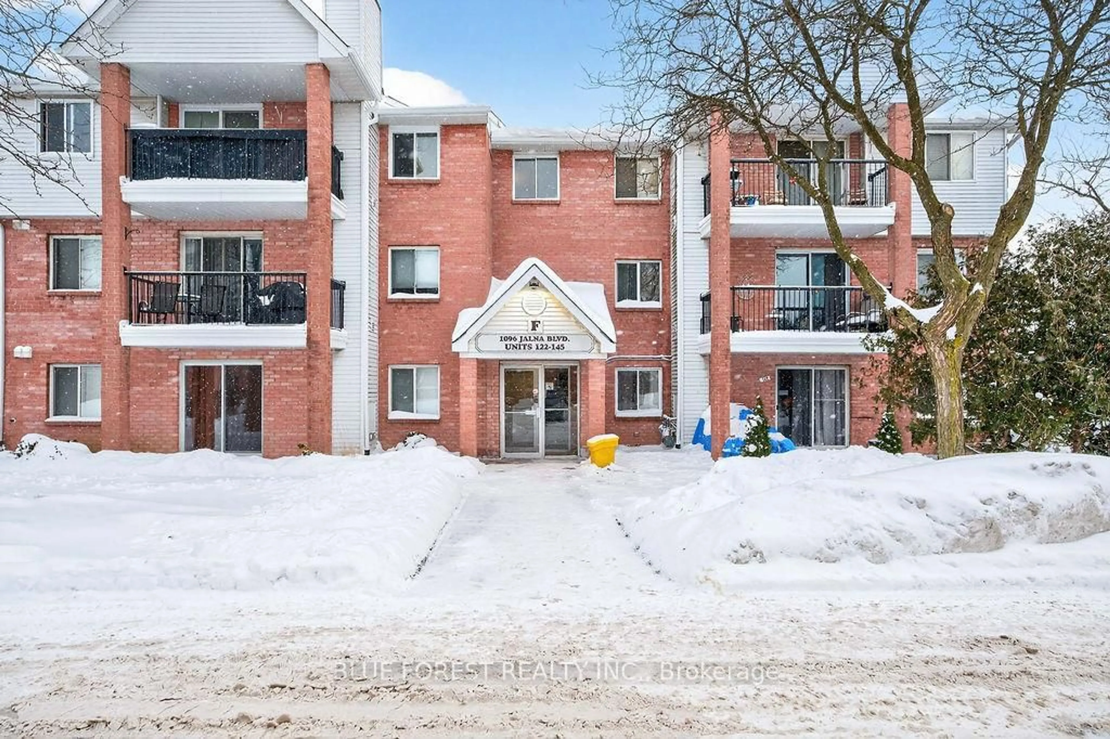 Patio, unknown for 1096 Jalna Blvd #143, London South Ontario N6E 3B8