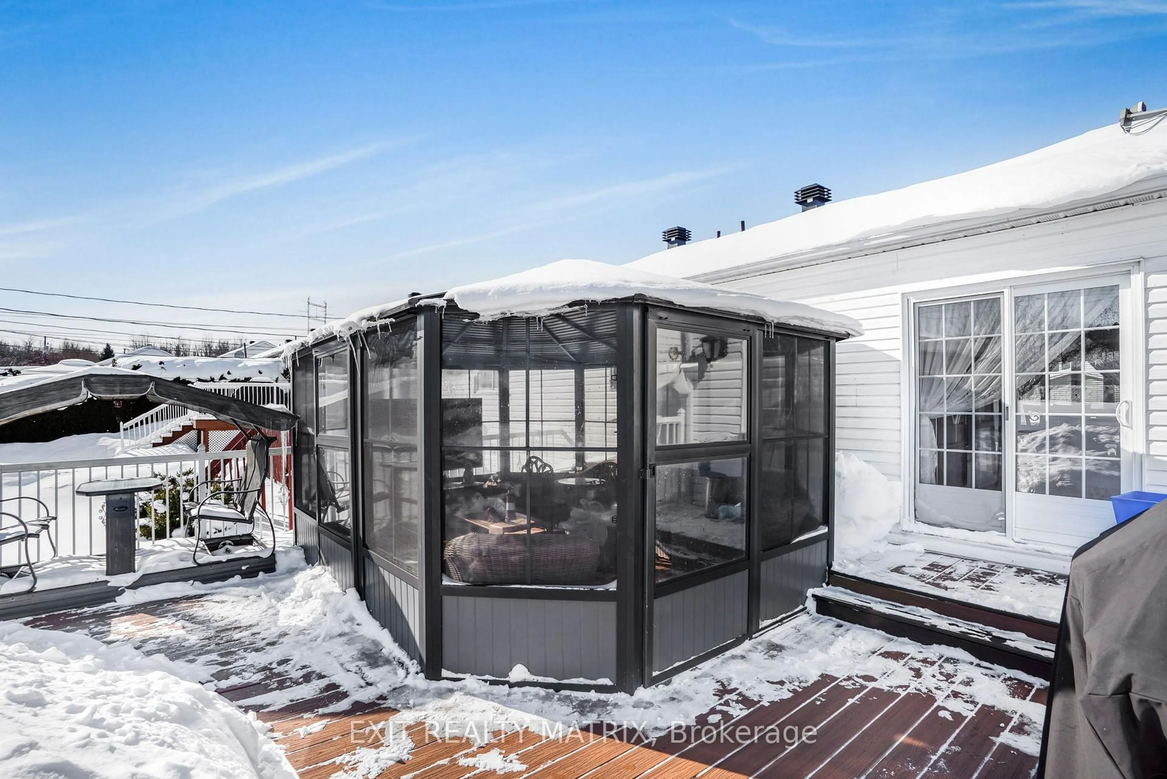 Patio, street for 443 Christine St, Hawkesbury Ontario K6A 3P7