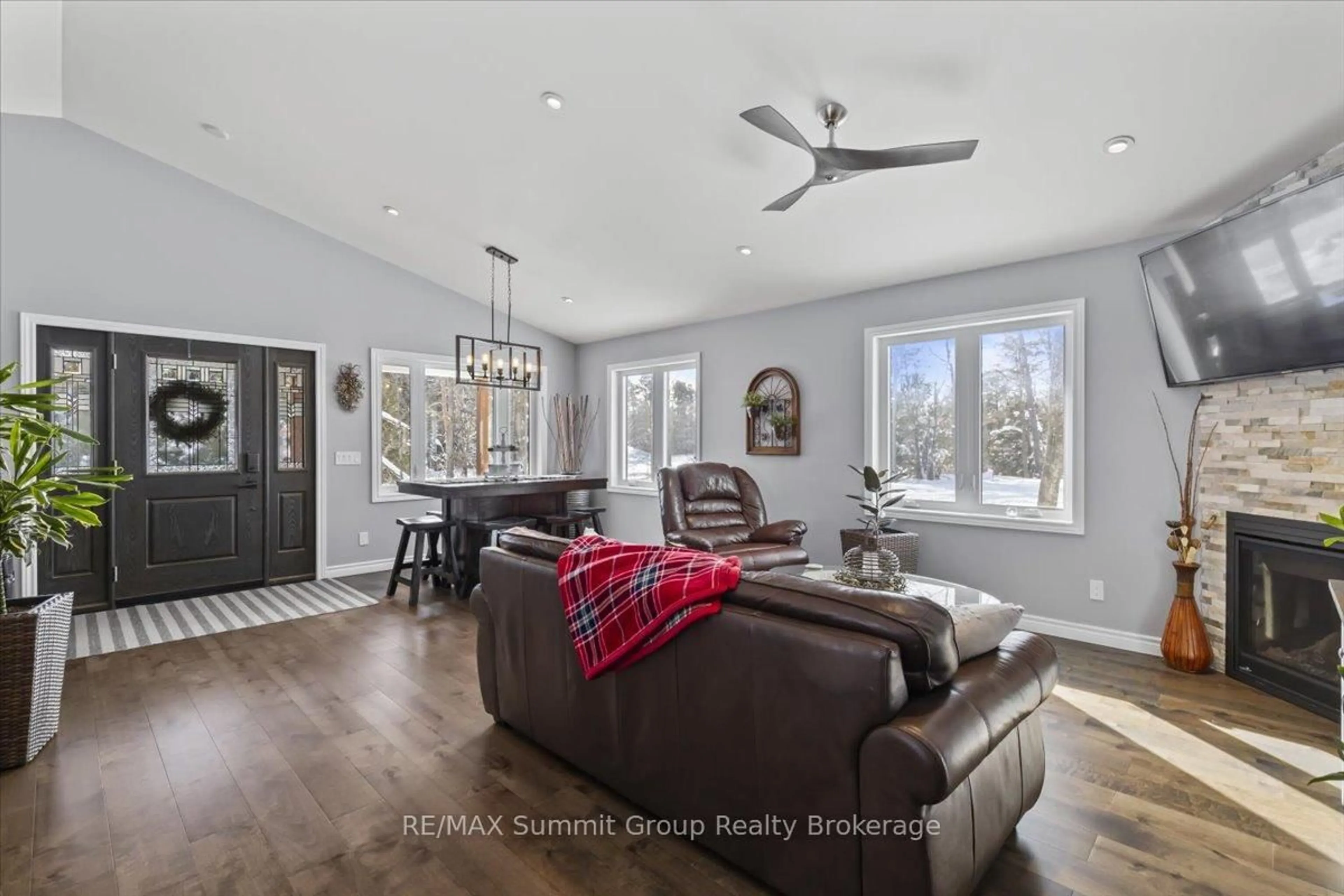 Living room with furniture, unknown for 135 Confederation Dr, Chatsworth Ontario N0H 1R0