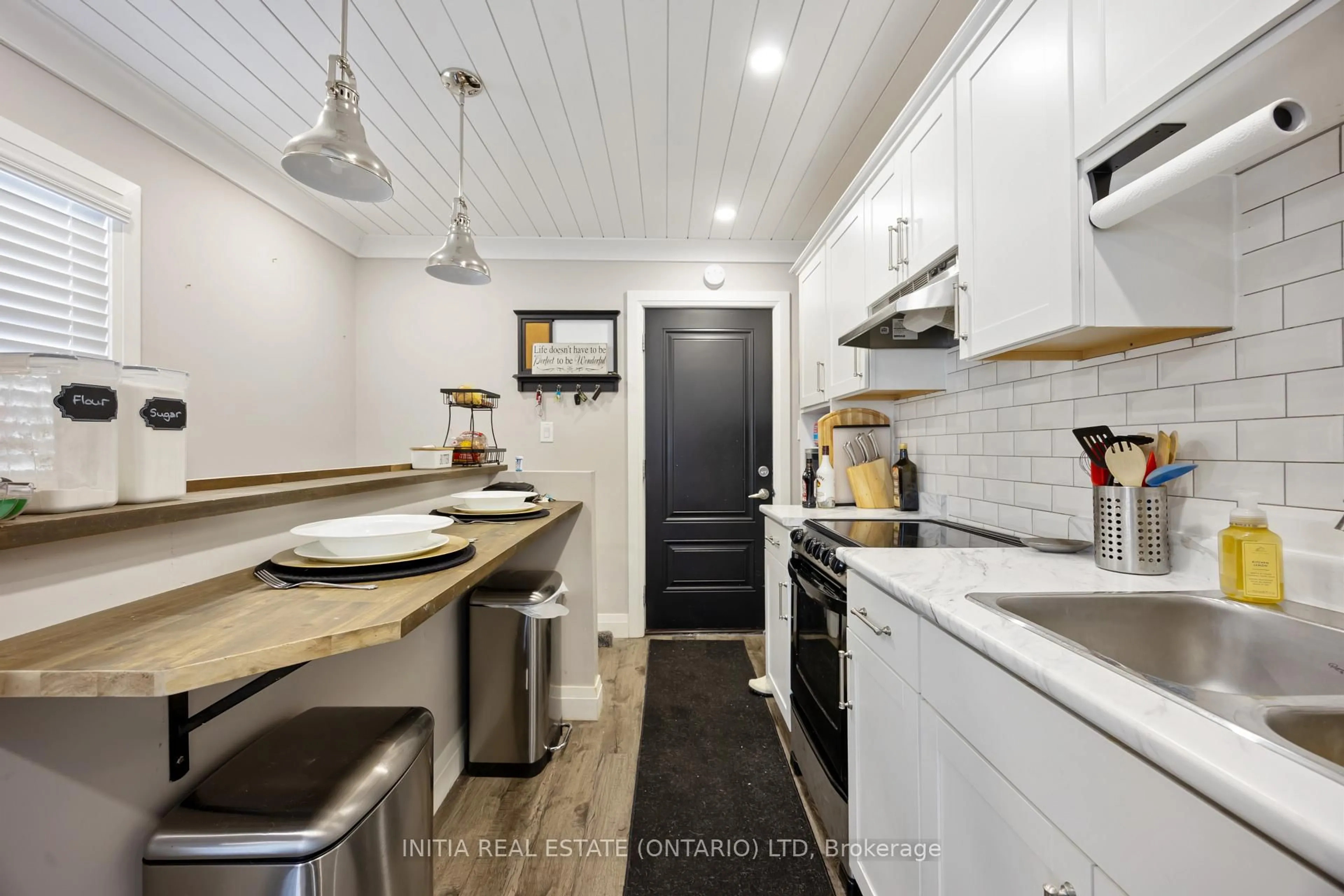 Open concept kitchen, unknown for 269 Ross Ave, Sarnia Ontario N7T 1K1