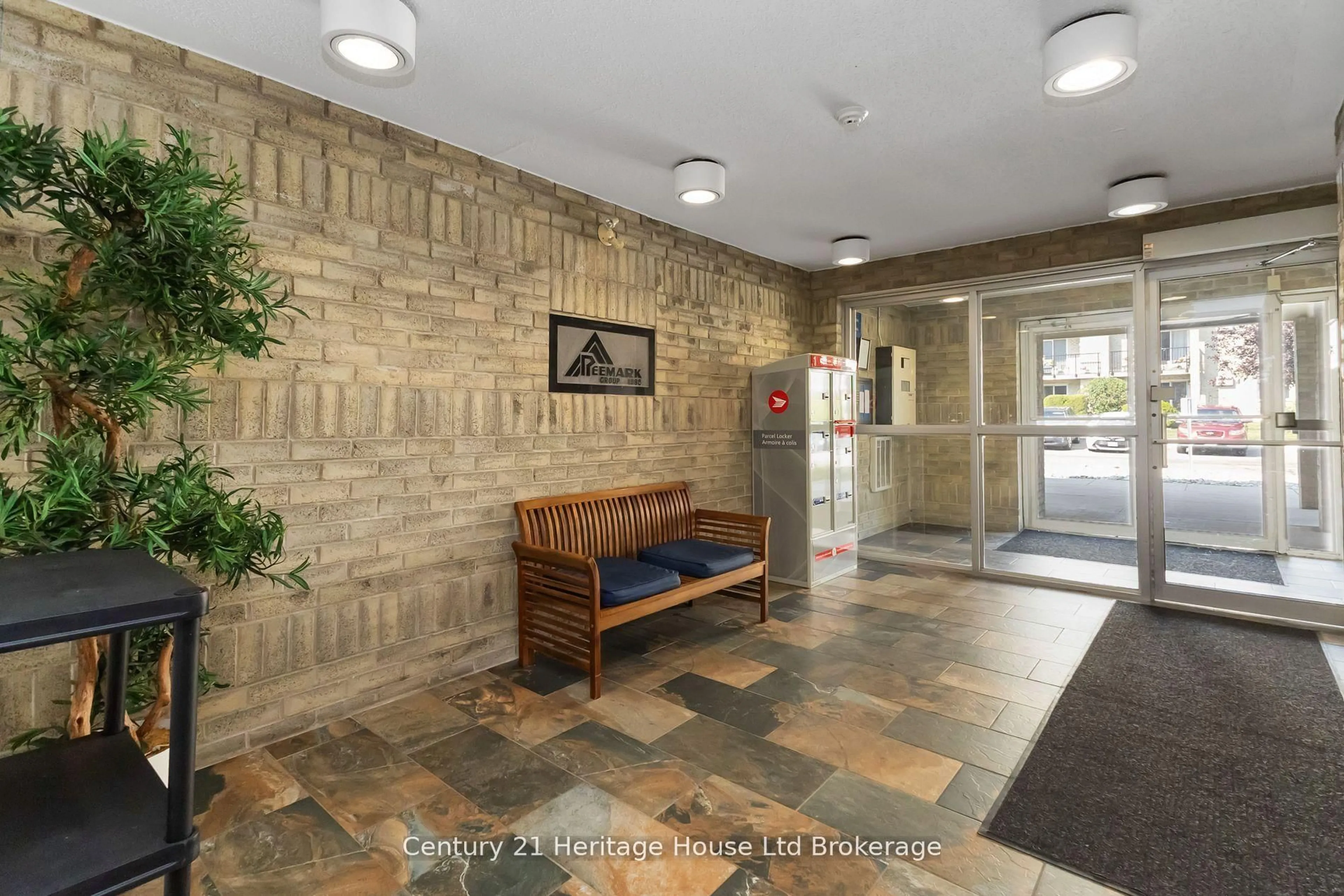 Indoor foyer for 737 DEVERON Cres #217, London South Ontario N5Z 4X9