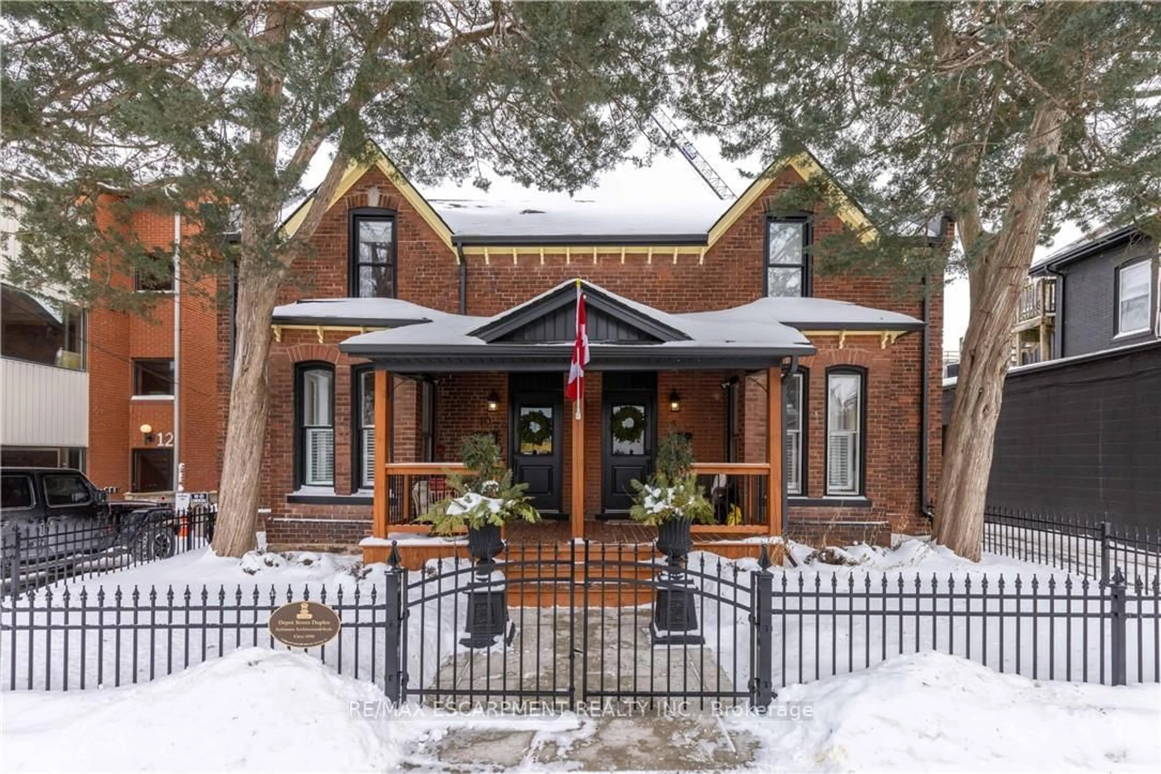 Home with brick exterior material, street for 8-10 Ontario St, Grimsby Ontario L3M 3G9