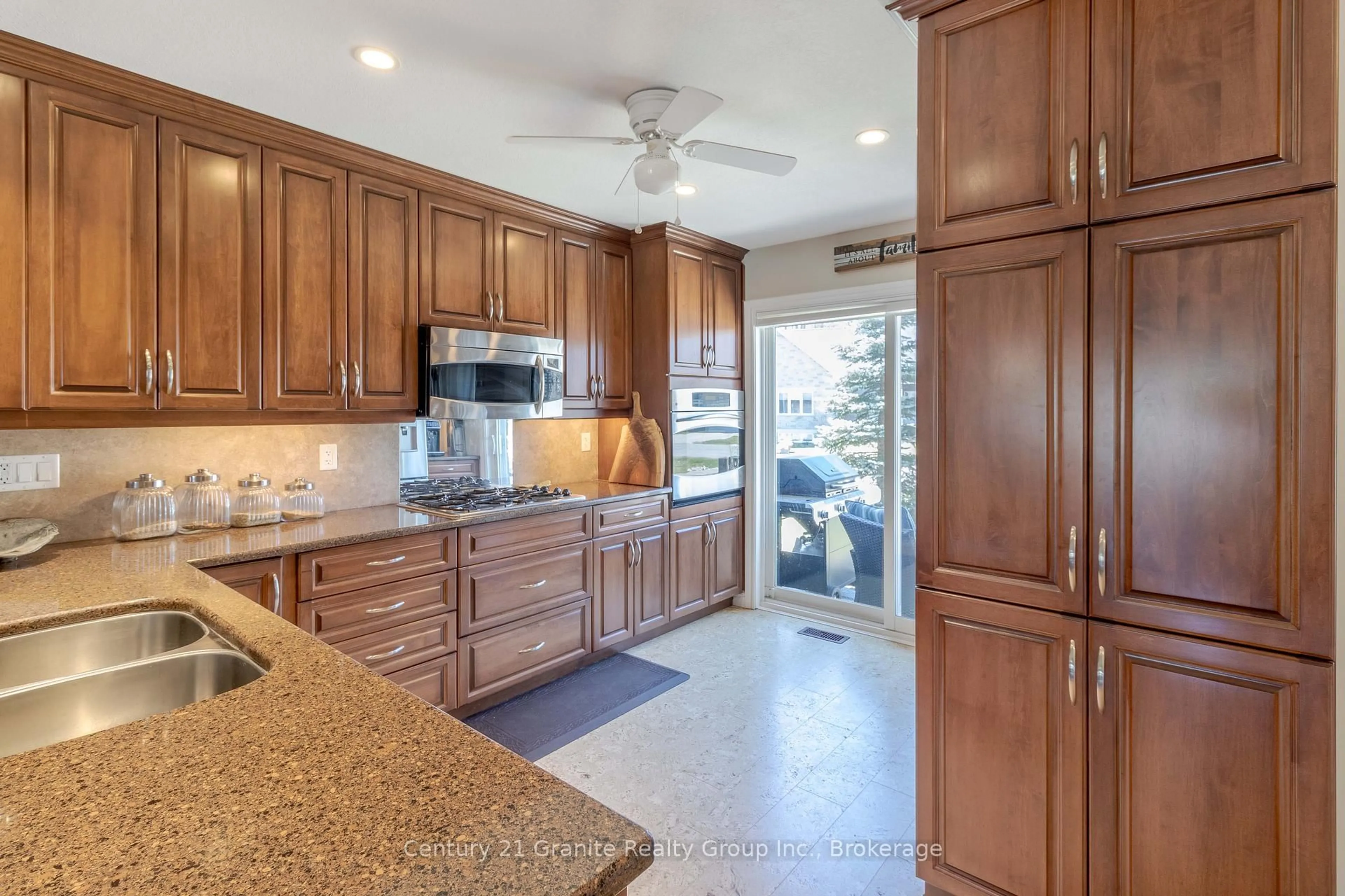 Open concept kitchen, ceramic/tile floor for 44 Webb Circ, Dysart et al Ontario K0M 1S0