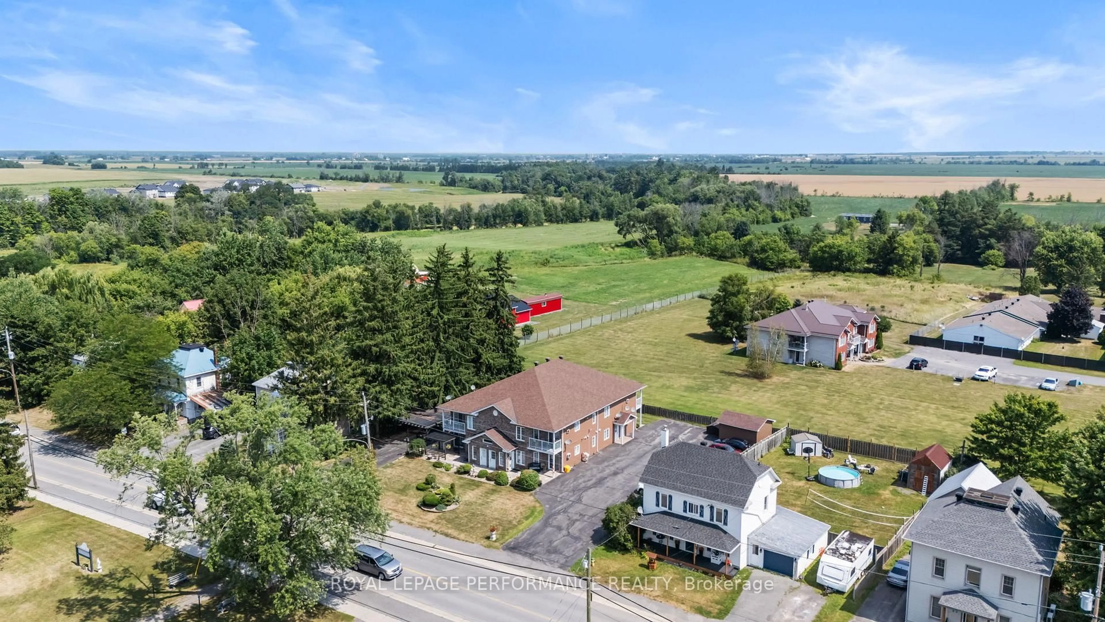 A pic from outside/outdoor area/front of a property/back of a property/a pic from drone, building for 28 Queen St, North Stormont Ontario K0A 1R0