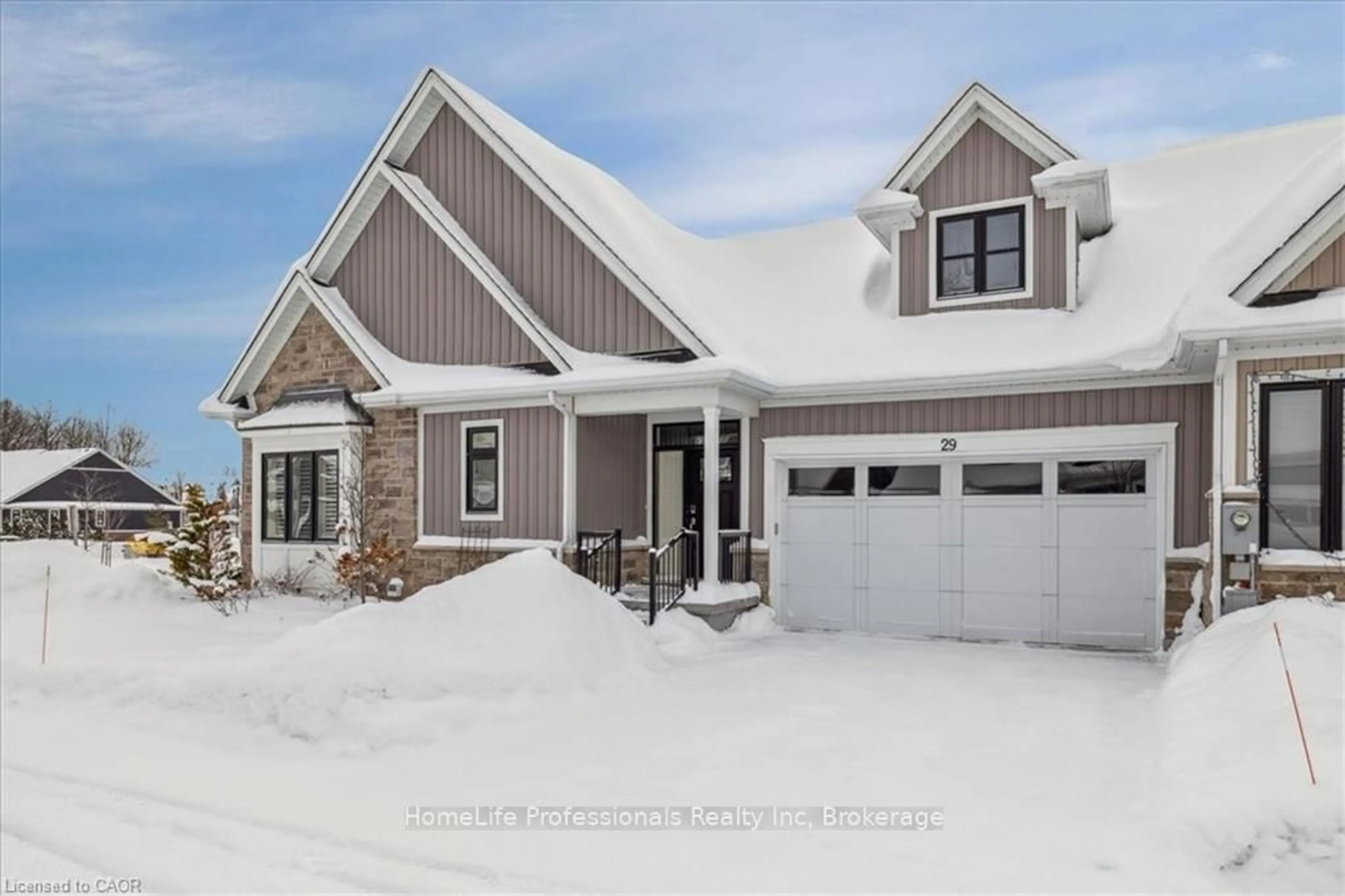 Home with vinyl exterior material, street for 9245 SHOVELLER Dr #29, Niagara Falls Ontario L2H 0M4