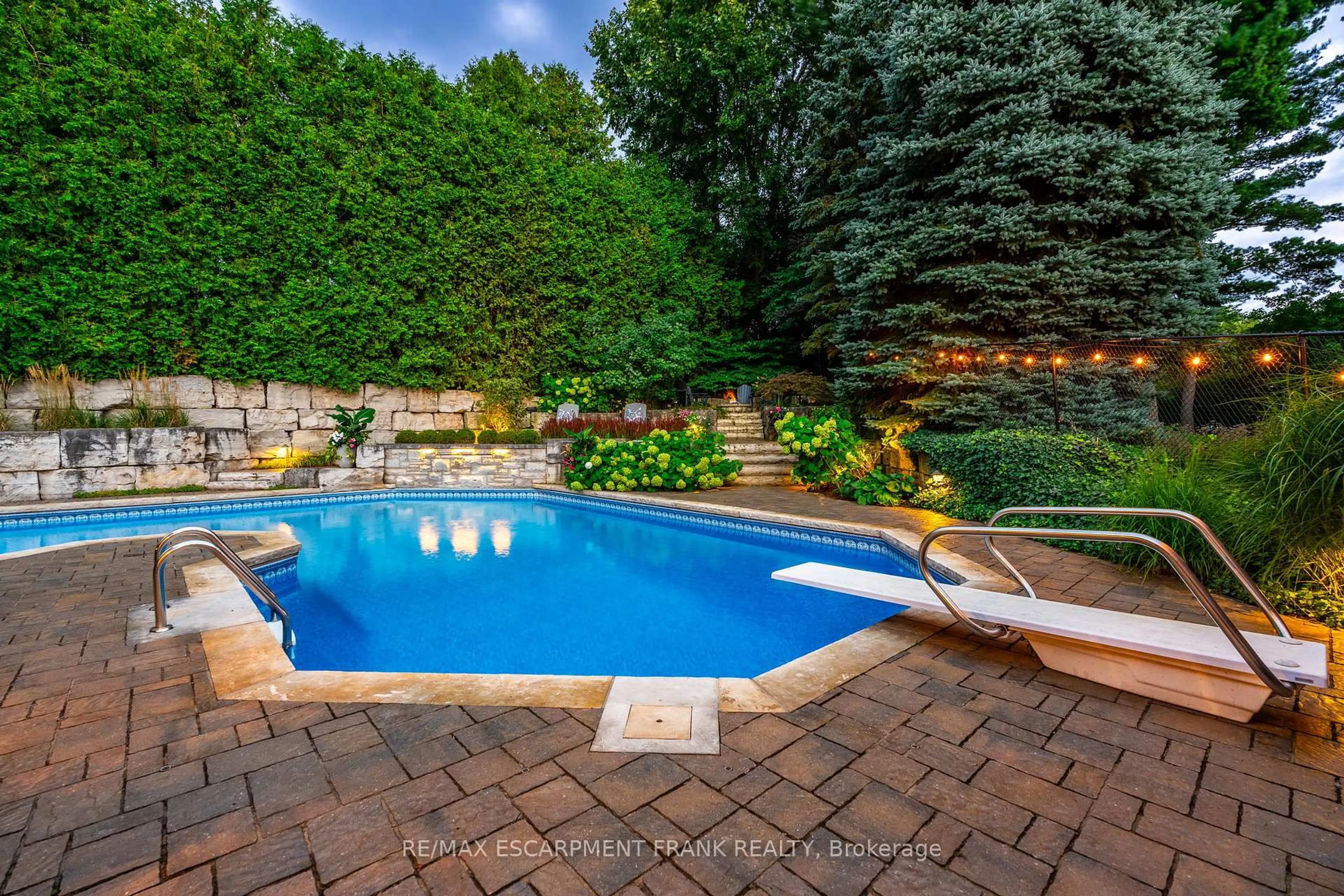 Pool for 45 Peppertree Cres, Hamilton Ontario L9G 4L8