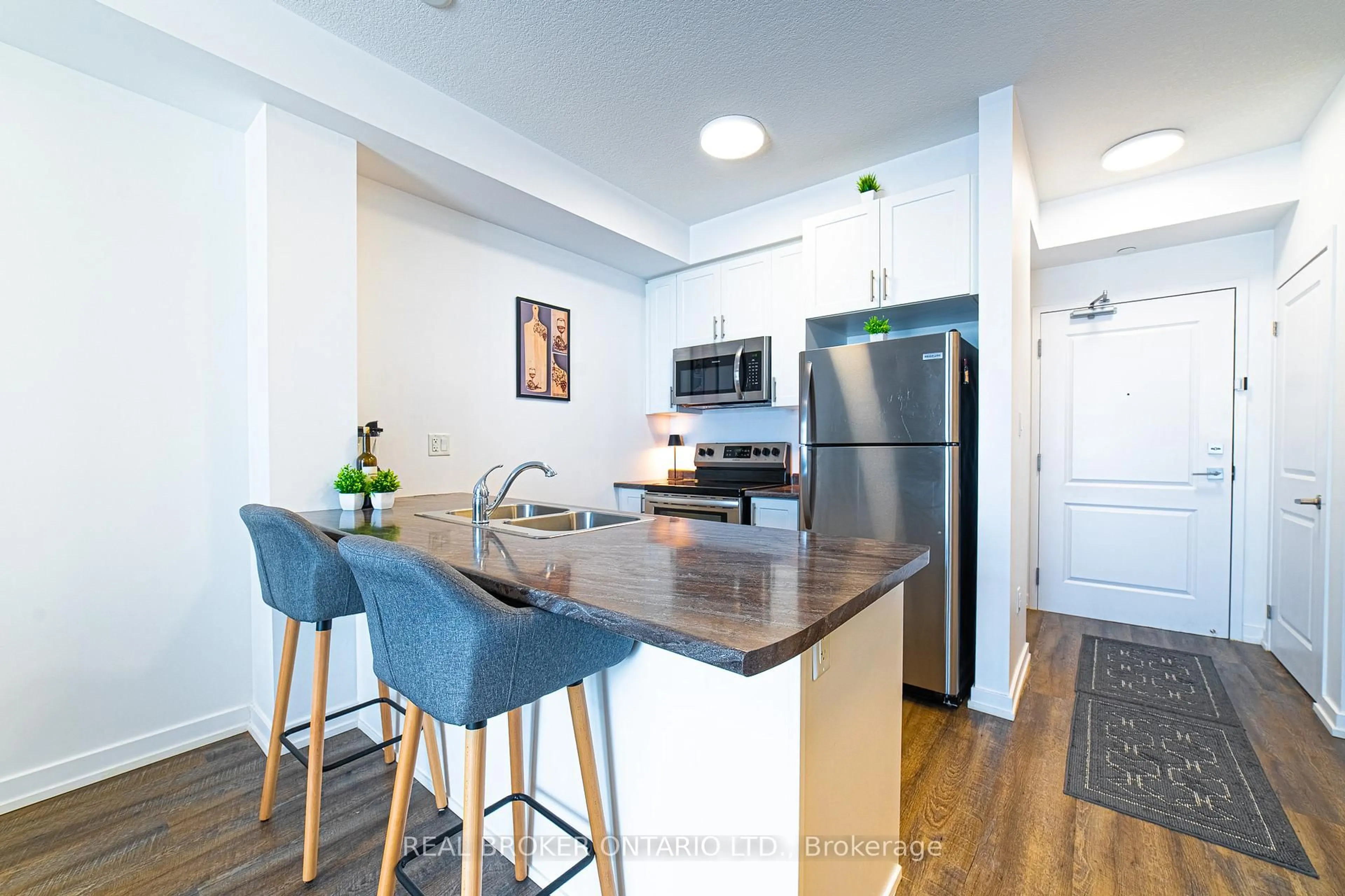 Open concept kitchen, unknown for 101 Shoreview Pl #436, Hamilton Ontario L8E 0K2