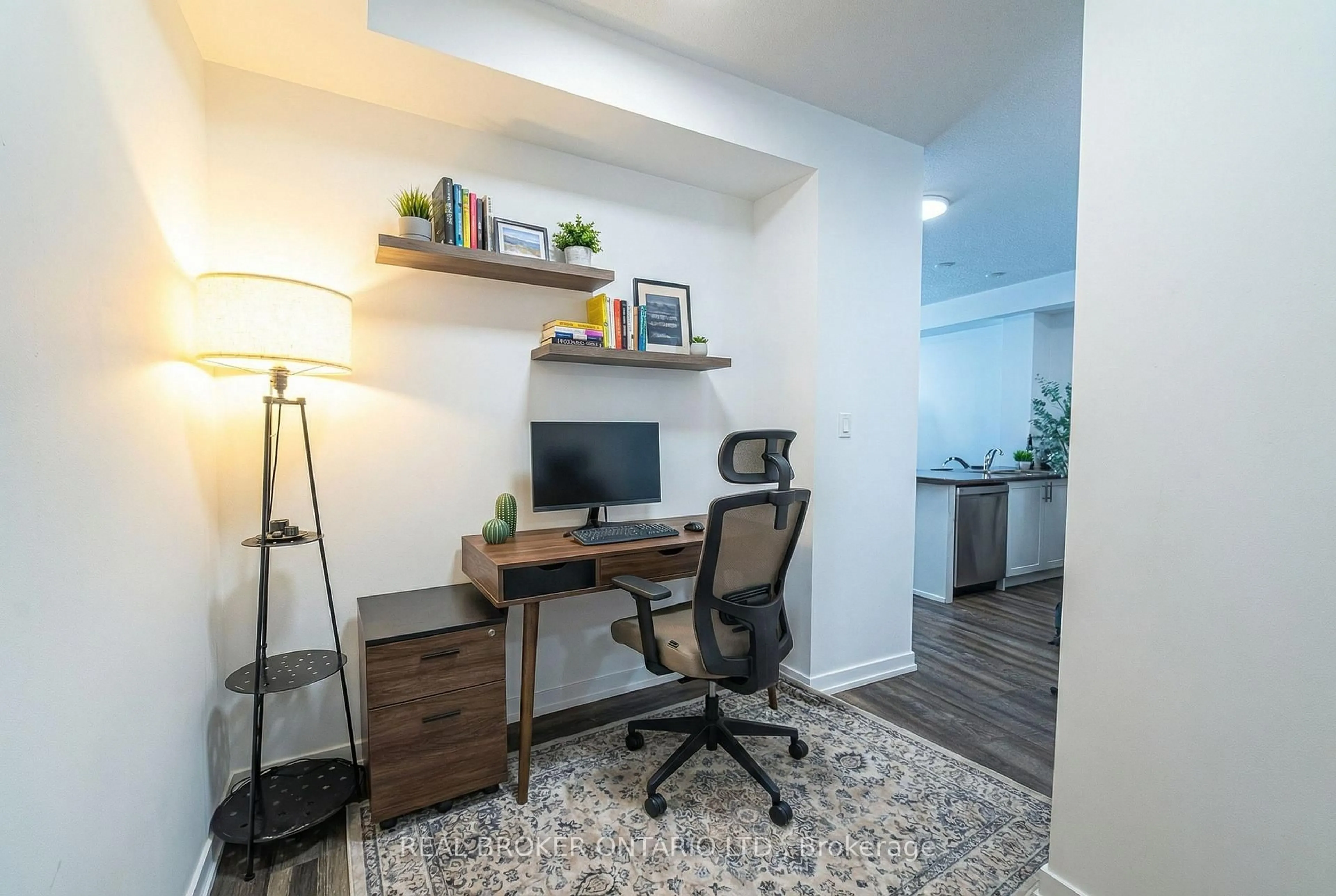 A pic of a room for 101 Shoreview Pl #436, Hamilton Ontario L8E 0K2