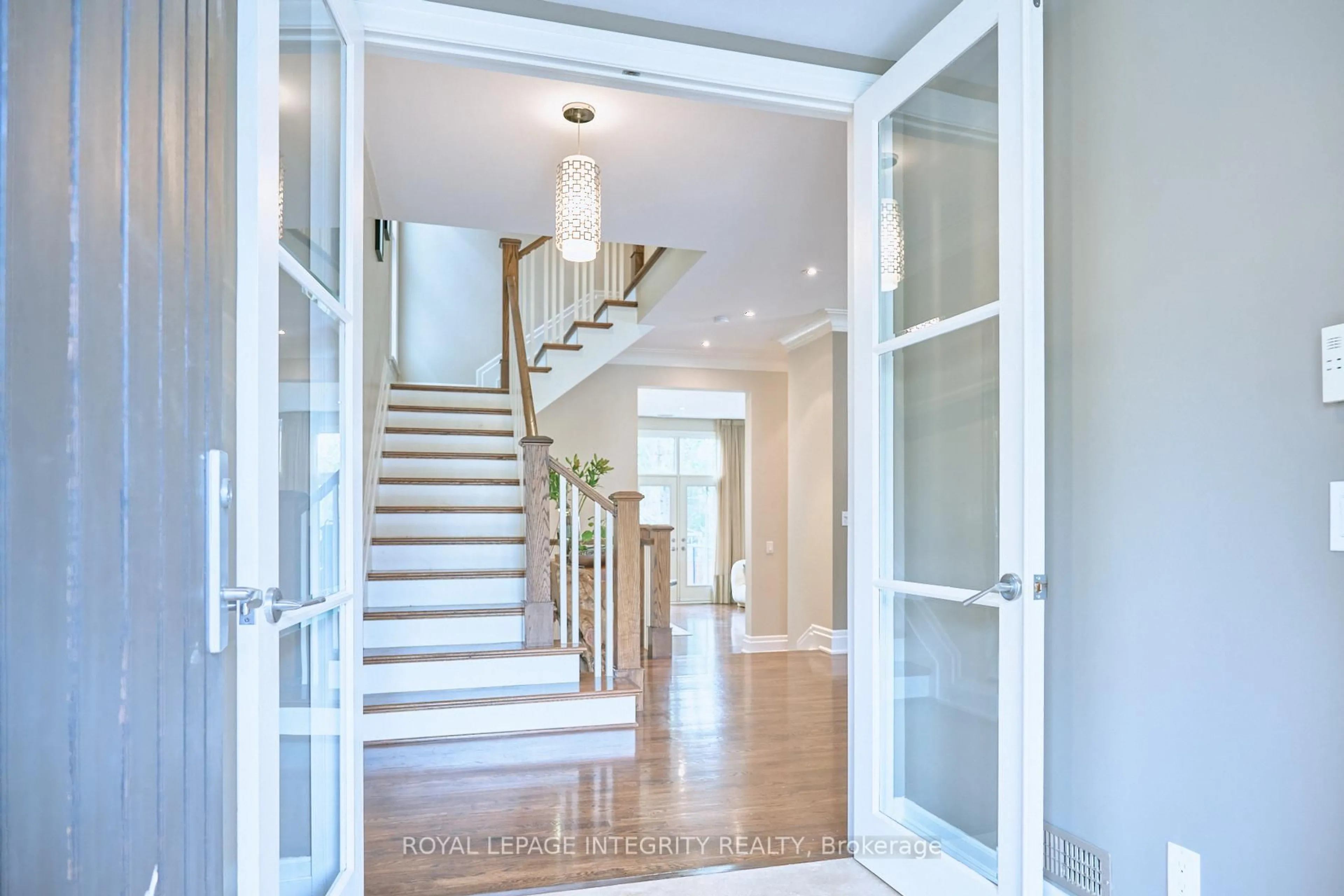 Indoor entryway for 103 Black Maple Private, Ottawa Ontario K1M 0J3