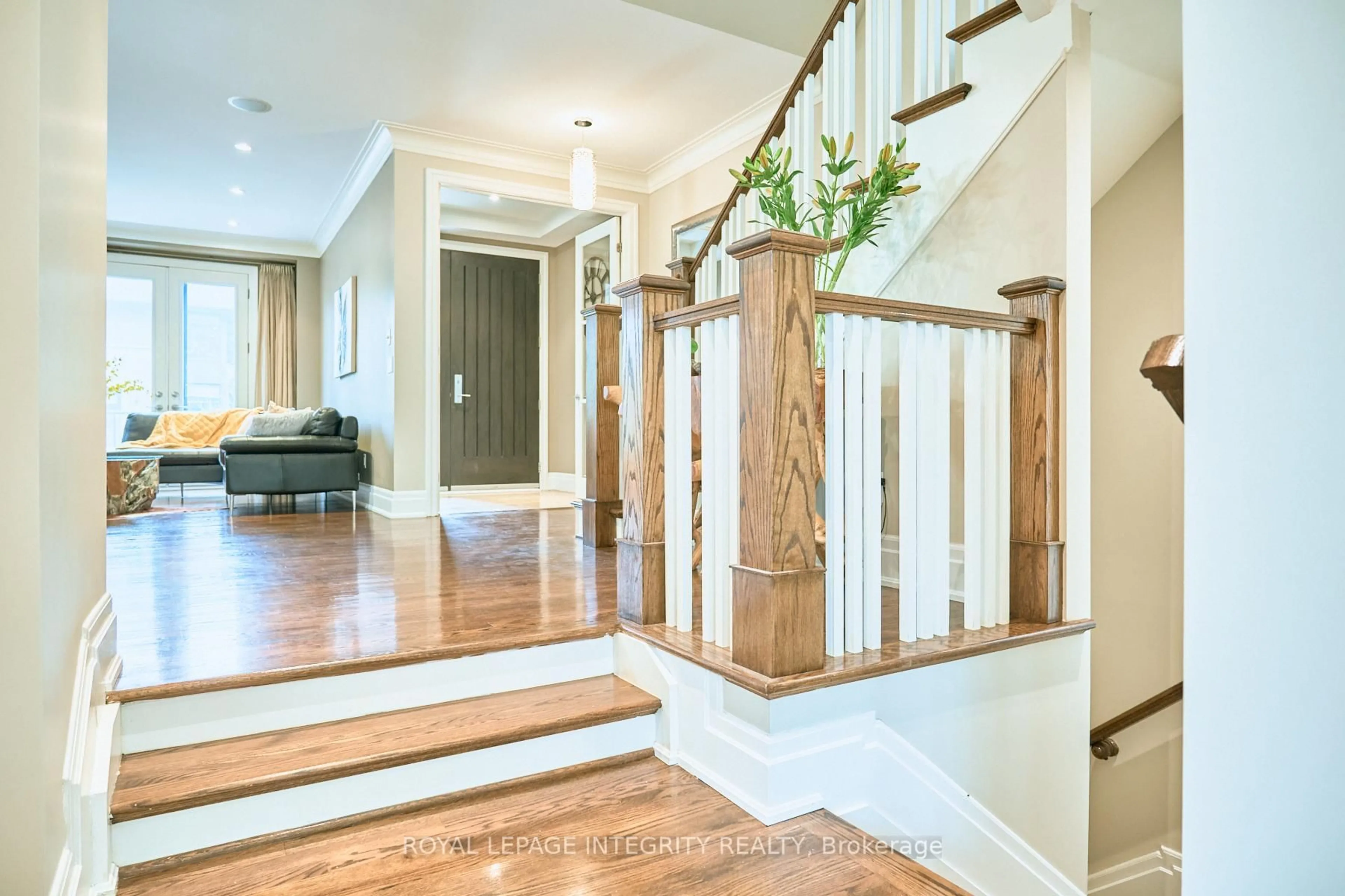 Indoor entryway for 103 Black Maple Private, Ottawa Ontario K1M 0J3