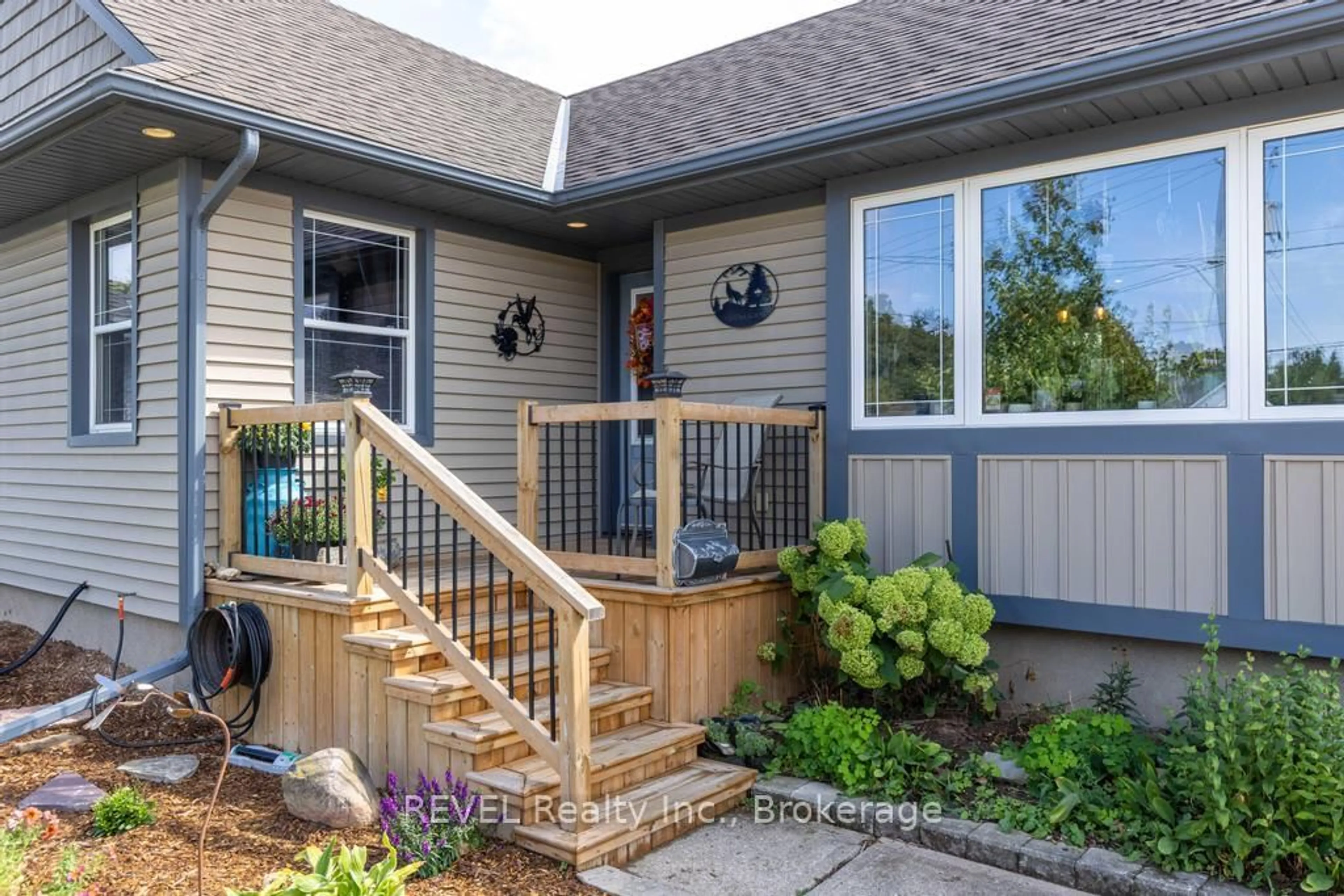 Unknown for 266 Linwell Rd, St. Catharines Ontario L2N 1S5