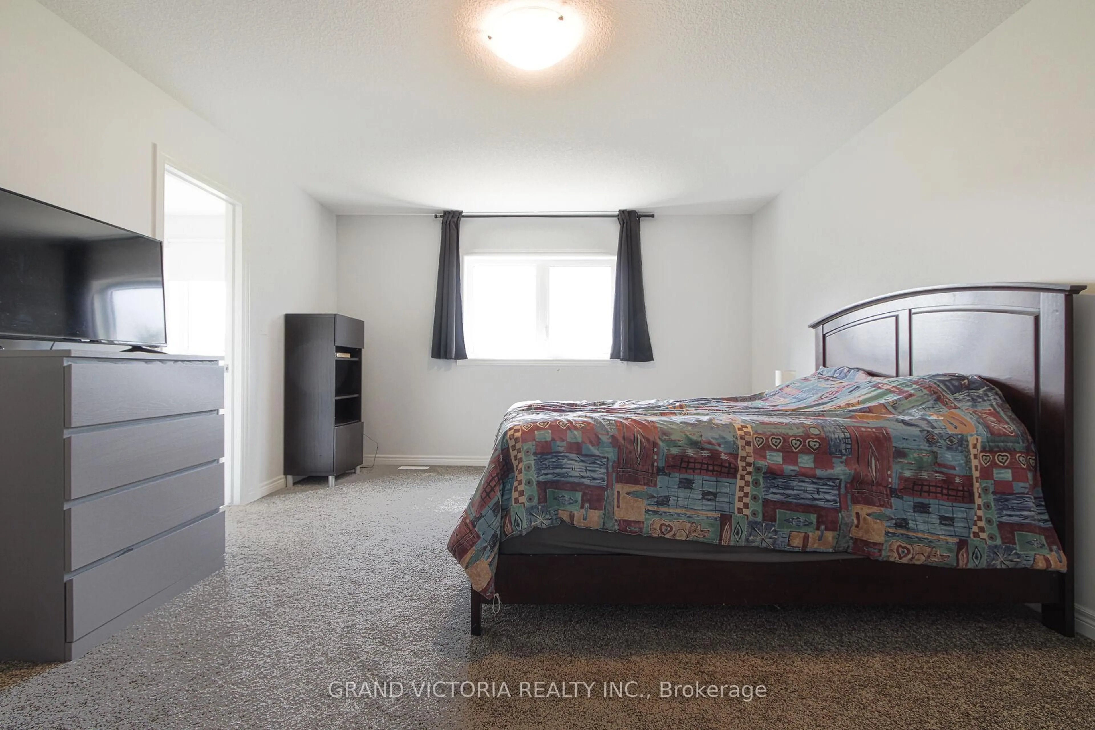 A pic of a room for 28 Zoe Lane, Hamilton Ontario L0R 1C0