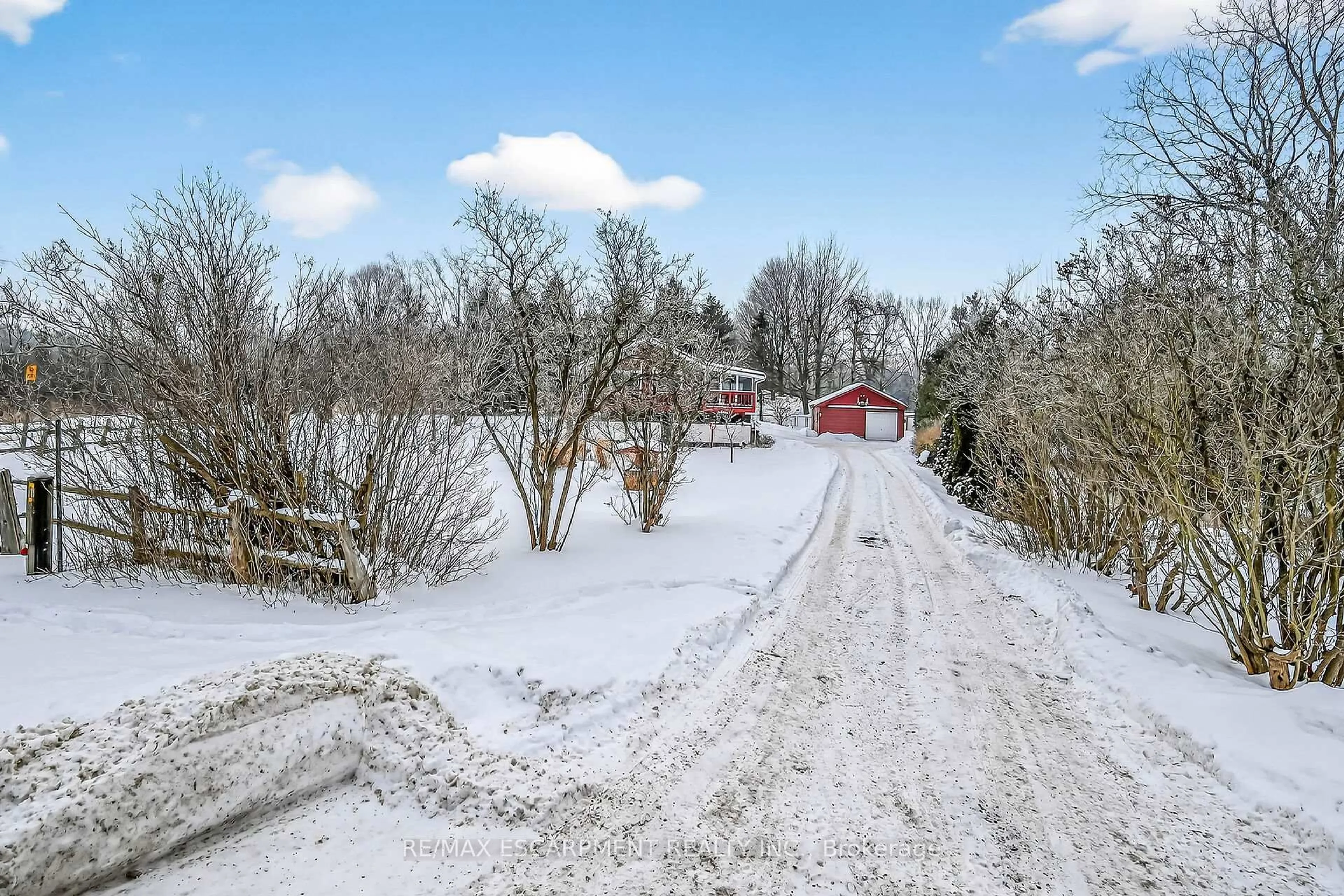 A pic from outside/outdoor area/front of a property/back of a property/a pic from drone, street for 1686 Old Brock St, Norfolk Ontario N0E 1W0