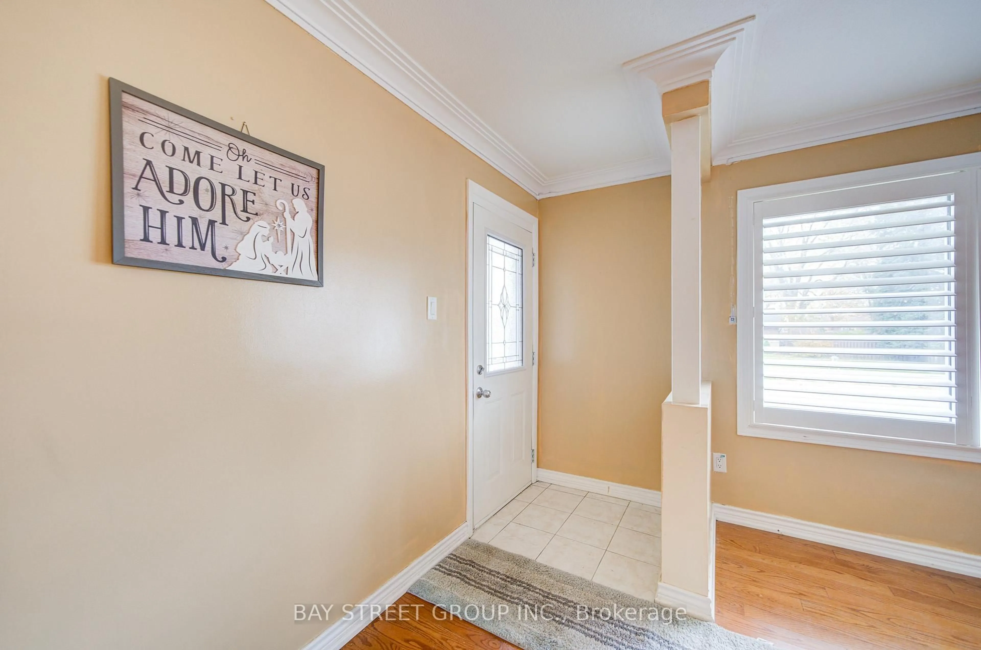 Indoor entryway for 58 Broderick Ave, Thorold Ontario L2V 2J1