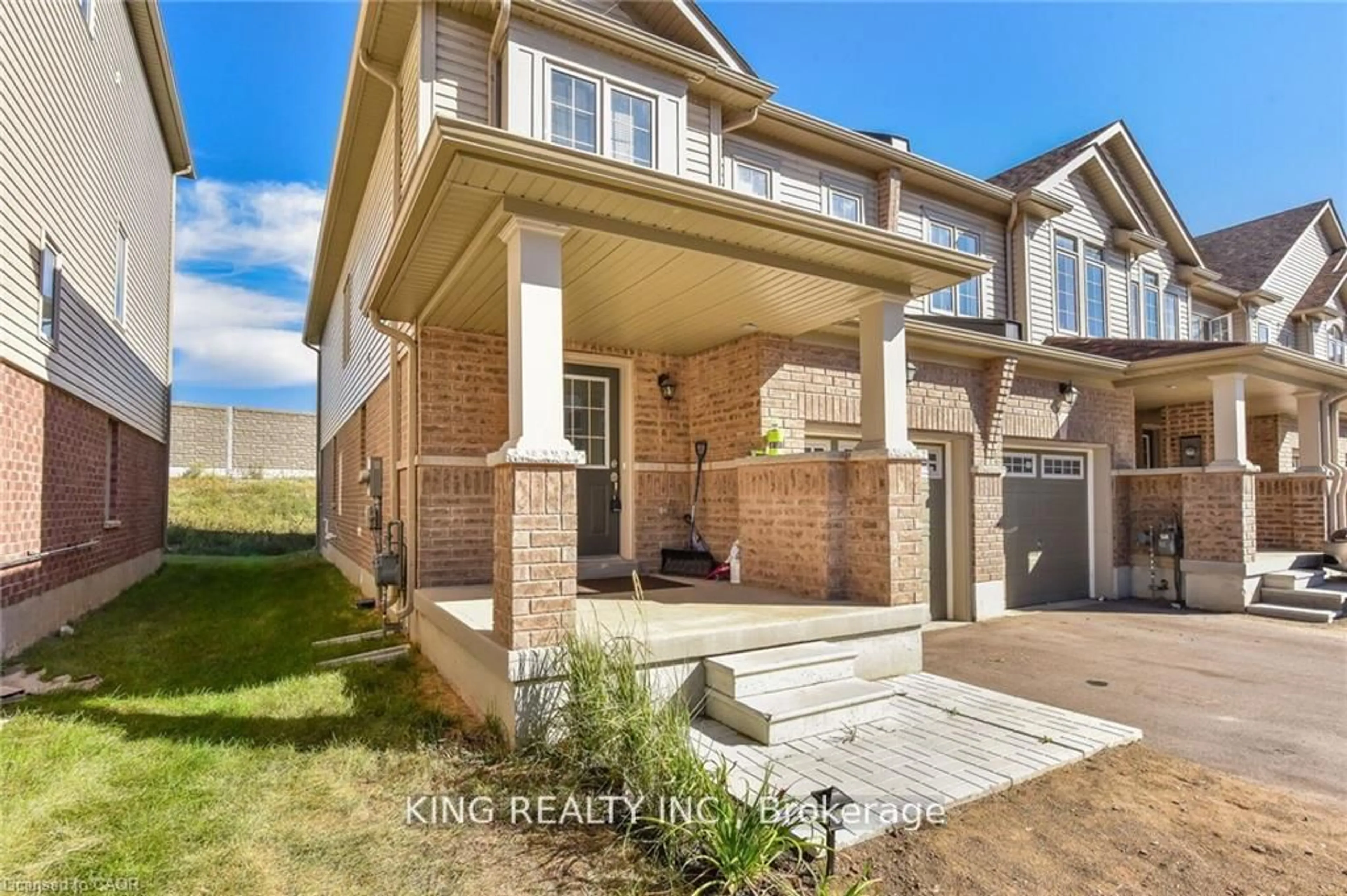 Home with brick exterior material, building for 470 LINDEN Dr #26, Cambridge Ontario N3H 5L5