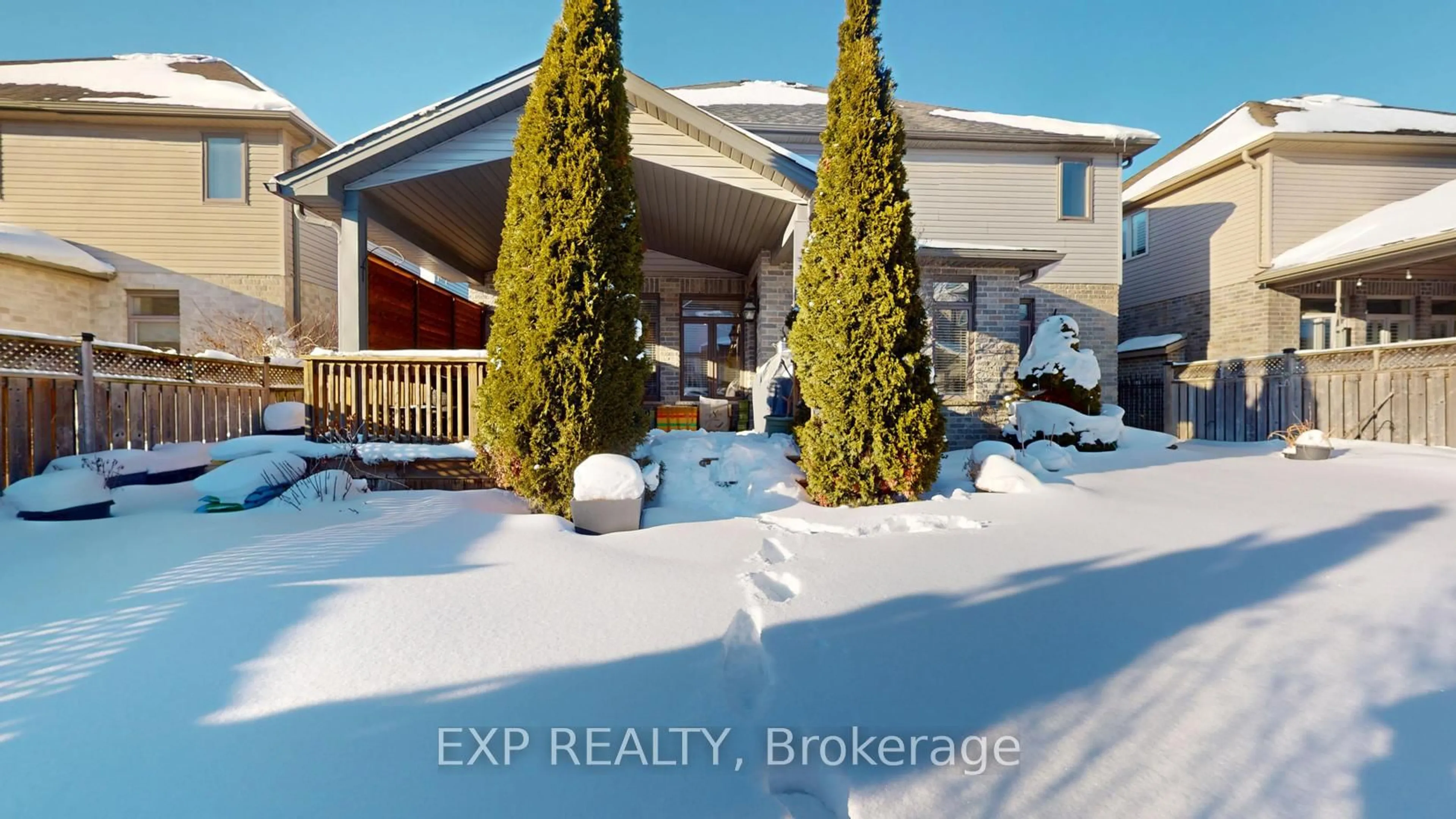 A pic from outside/outdoor area/front of a property/back of a property/a pic from drone, street for 1609 BLACKWELL Blvd, London North Ontario N5X 0G6