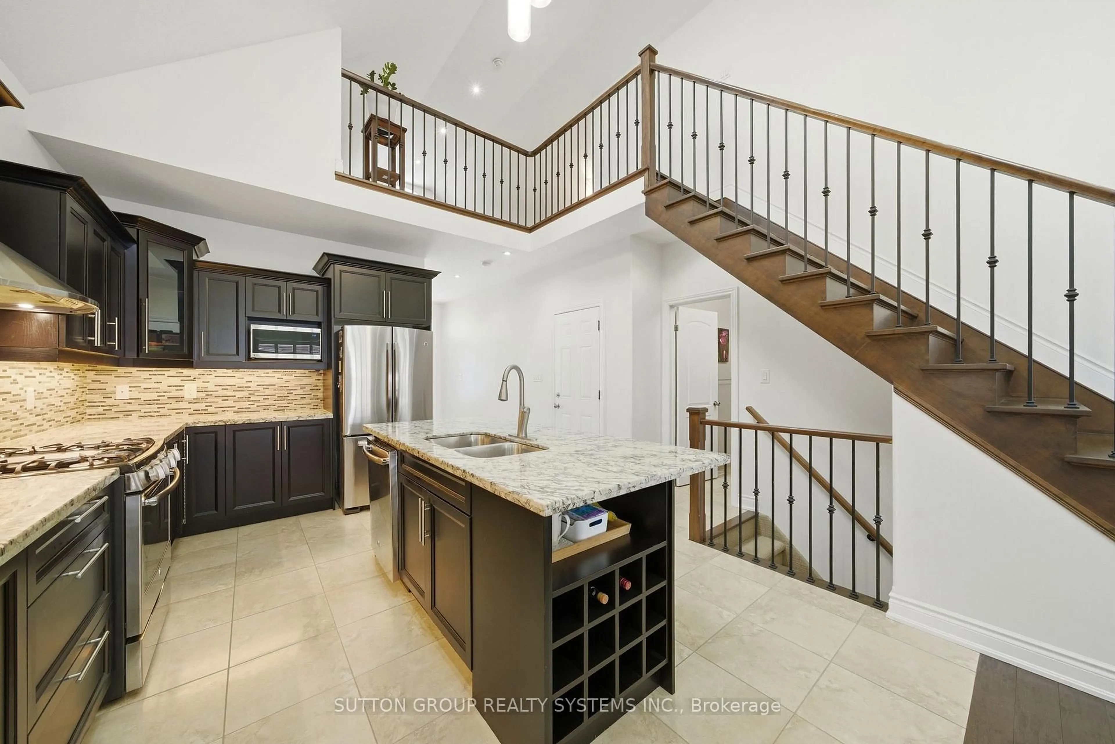 Open concept kitchen, ceramic/tile floor for 64 Wilkes St, Brantford Ontario N3T 0H7