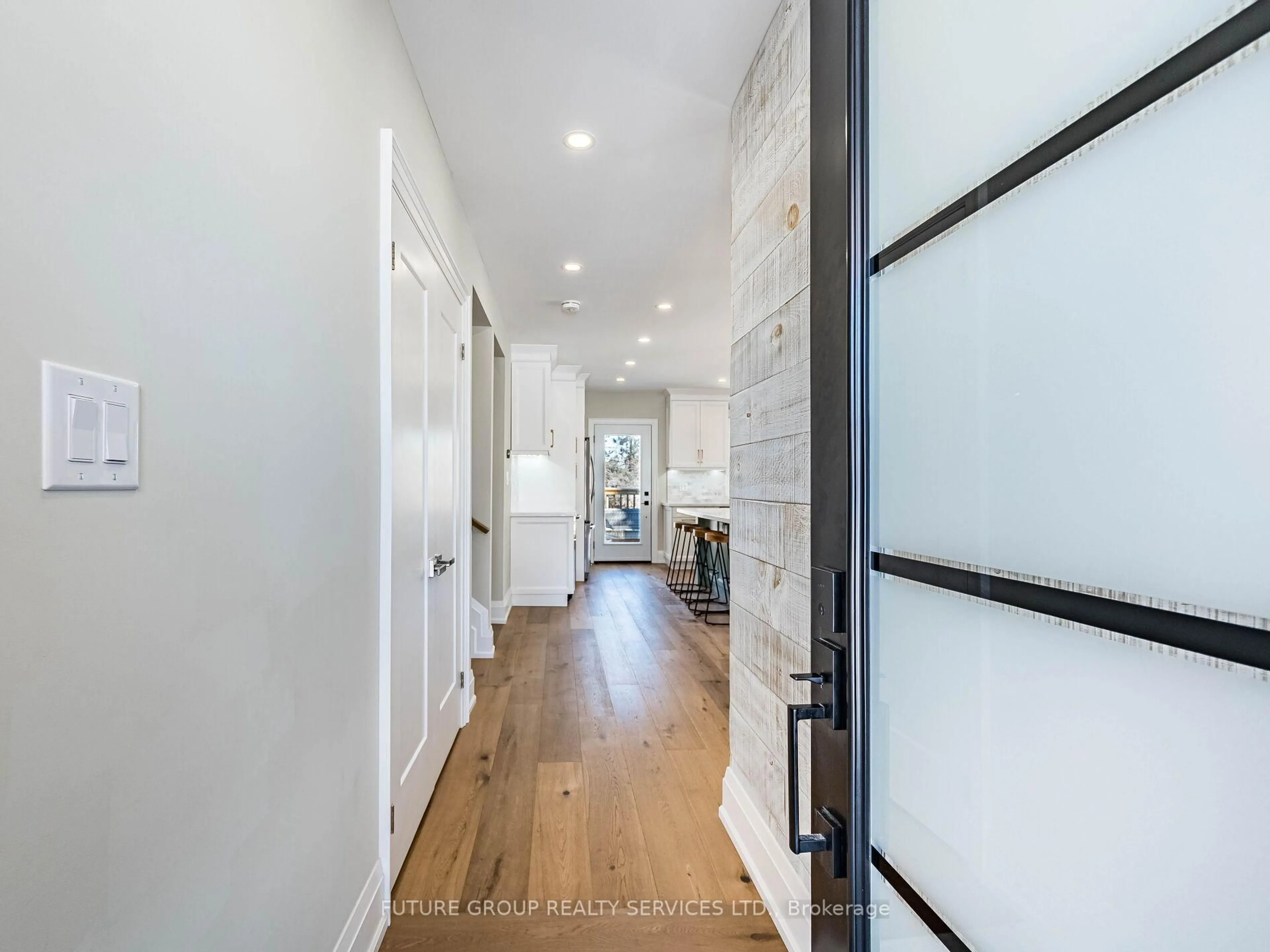 Indoor entryway for 153 Daniel St, Erin Ontario N0B 1T0