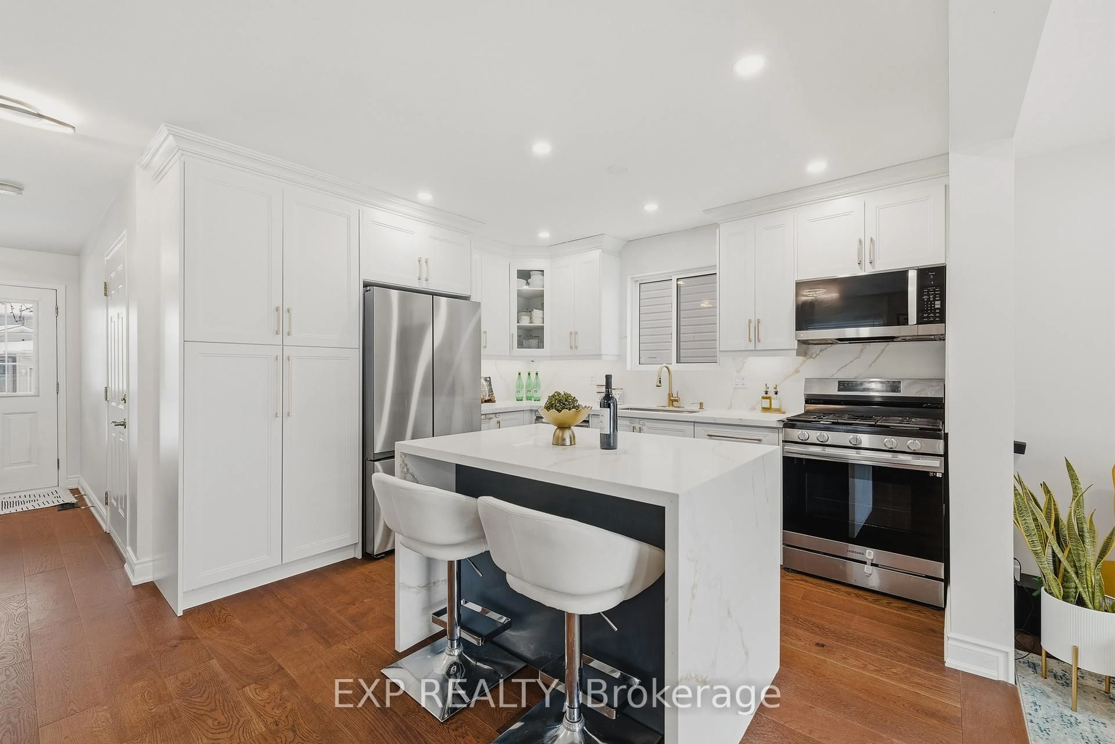 Contemporary kitchen, unknown for 279 Highbrook Cres, Kitchener Ontario N2E 3S6