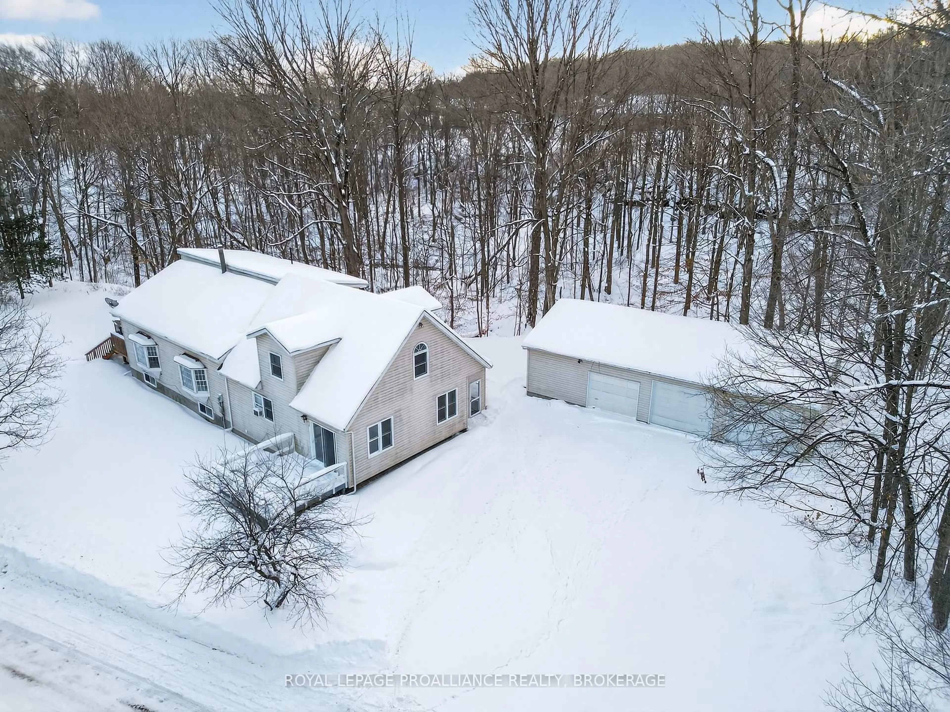 A pic from outside/outdoor area/front of a property/back of a property/a pic from drone, unknown for 3961 Waterfall Lane, Hartington Ontario K0H 1W0
