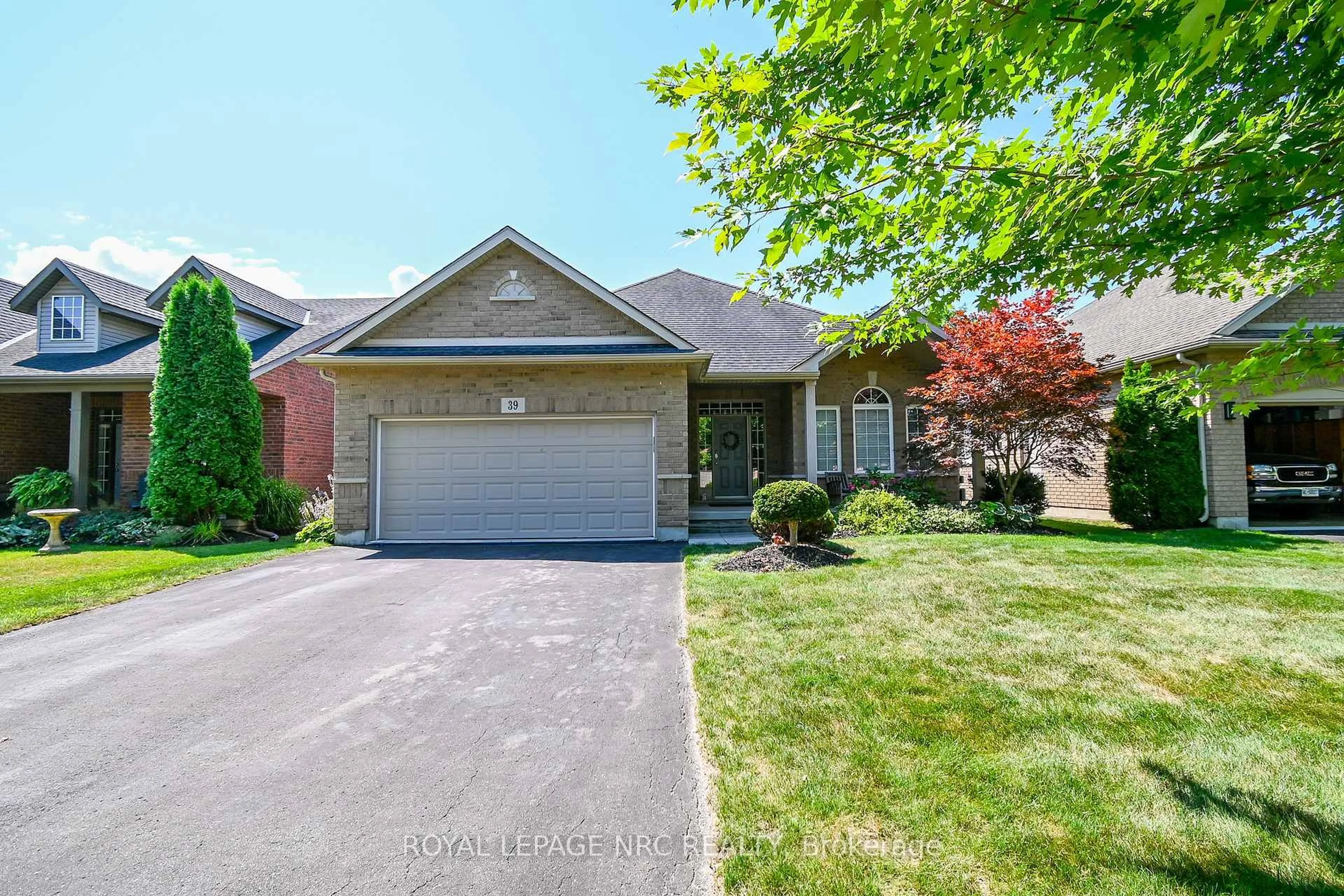 Home with brick exterior material, street for 39 Loretta Dr, Niagara-on-the-Lake Ontario L0S 1T0