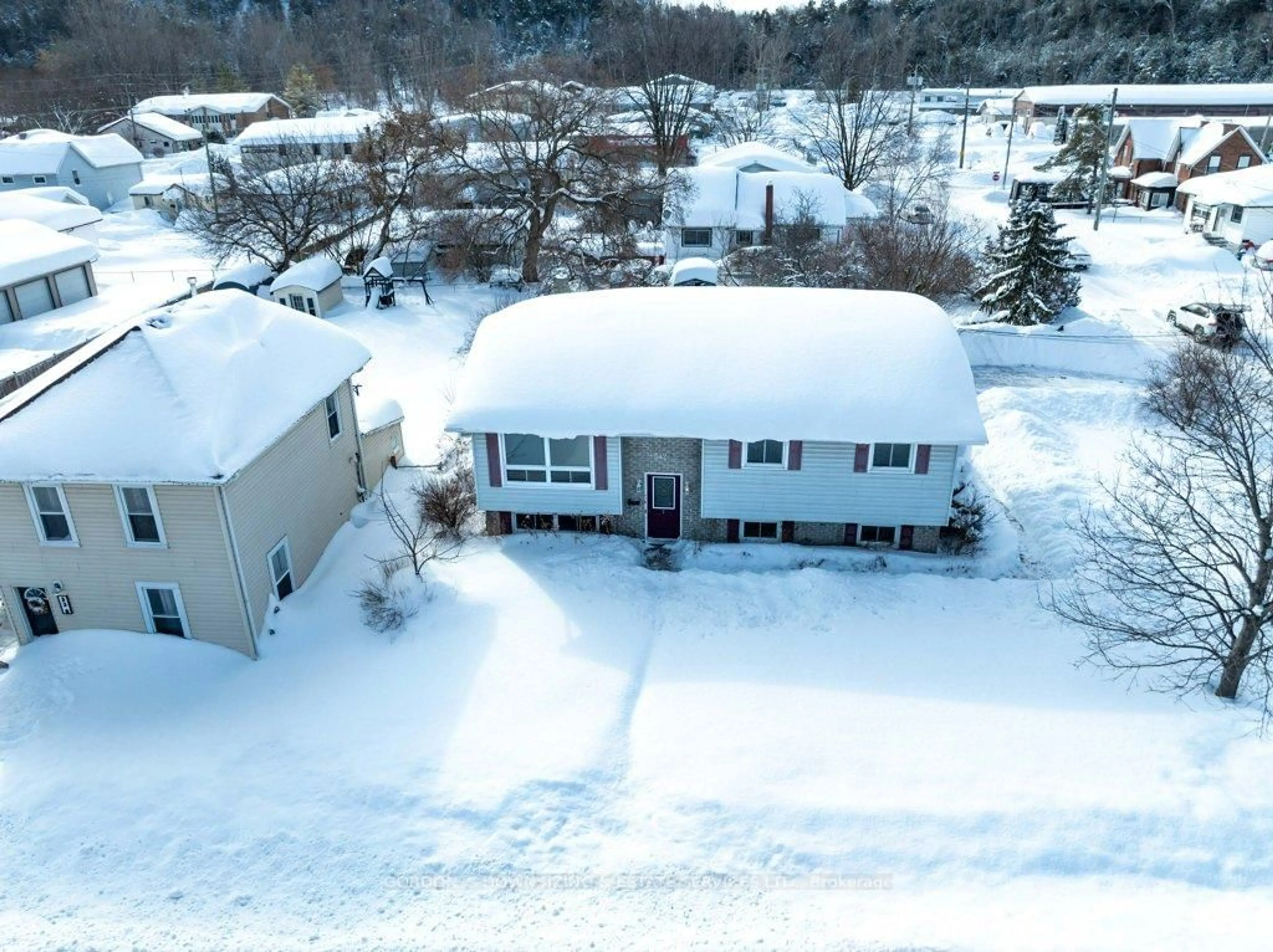 A pic from outside/outdoor area/front of a property/back of a property/a pic from drone, street for 342 Front St, Quinte West Ontario K8V 4P5