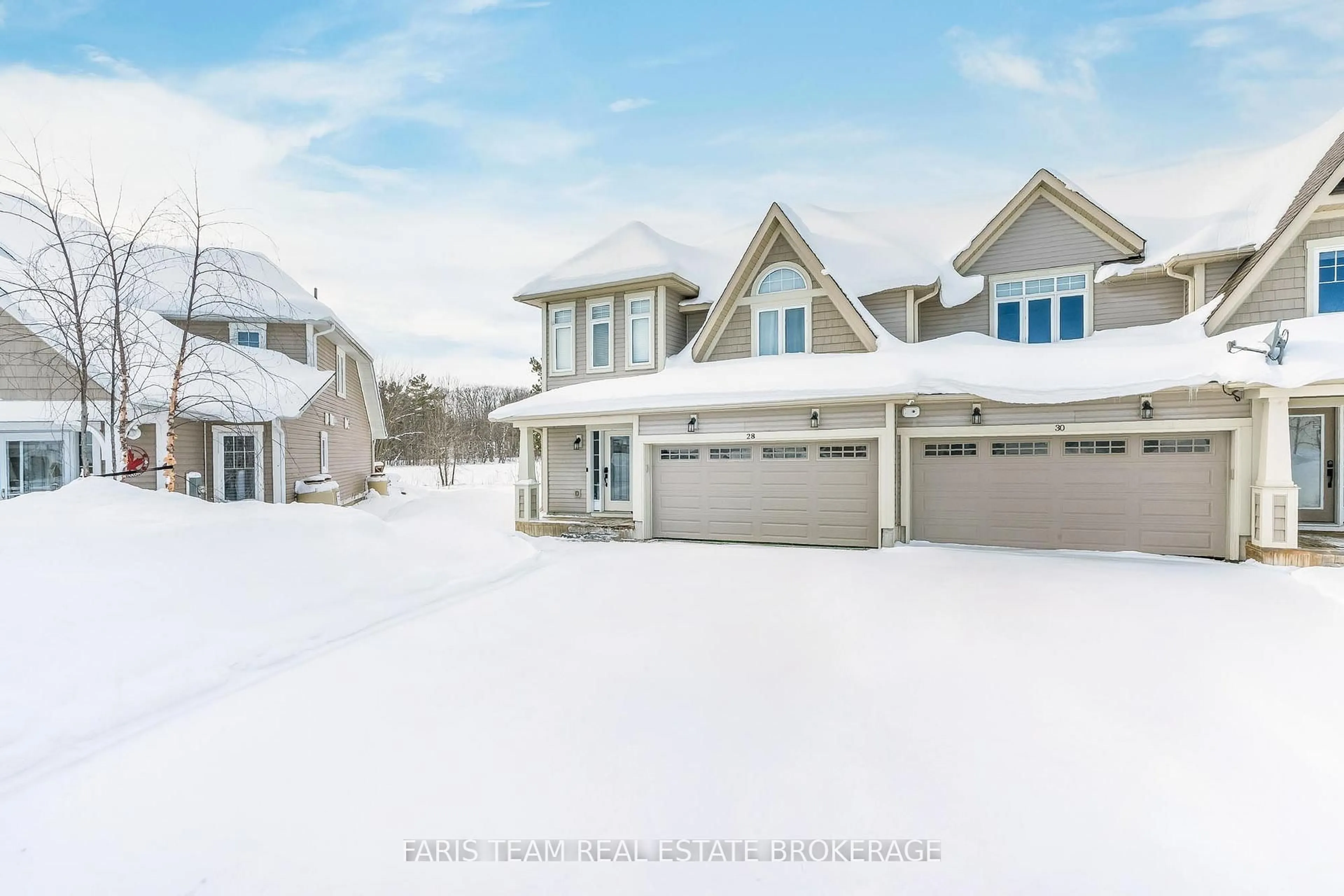A pic from outside/outdoor area/front of a property/back of a property/a pic from drone, street for 28 Masters Cres, Georgian Bay Ontario L0K 1S0