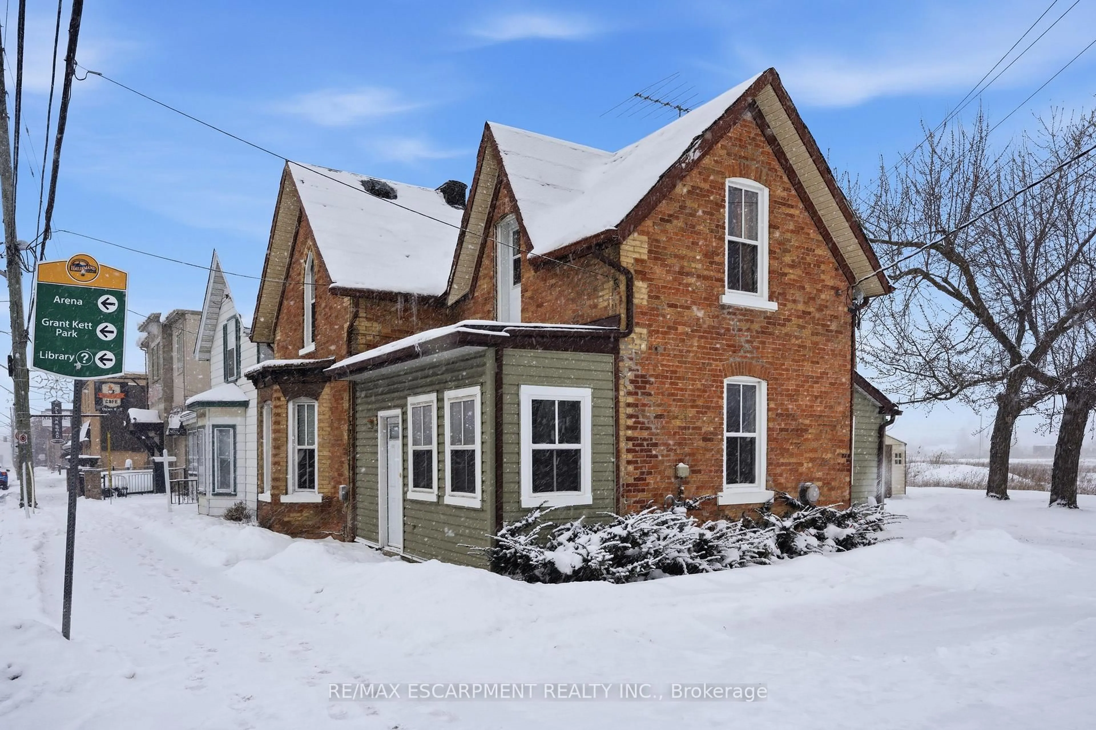 Home with brick exterior material, street for 43 Main St, Haldimand Ontario N0A 1H0