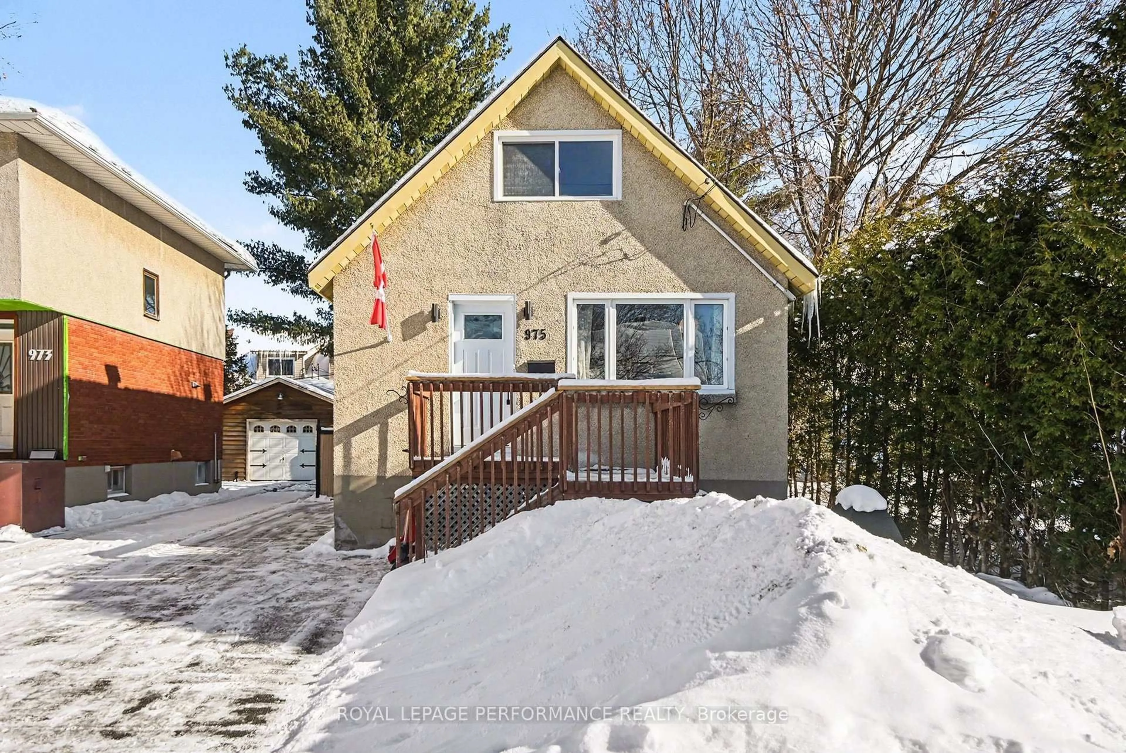 Unknown for 975 Sheridan Ave, Ottawa Ontario K1Z 6M4