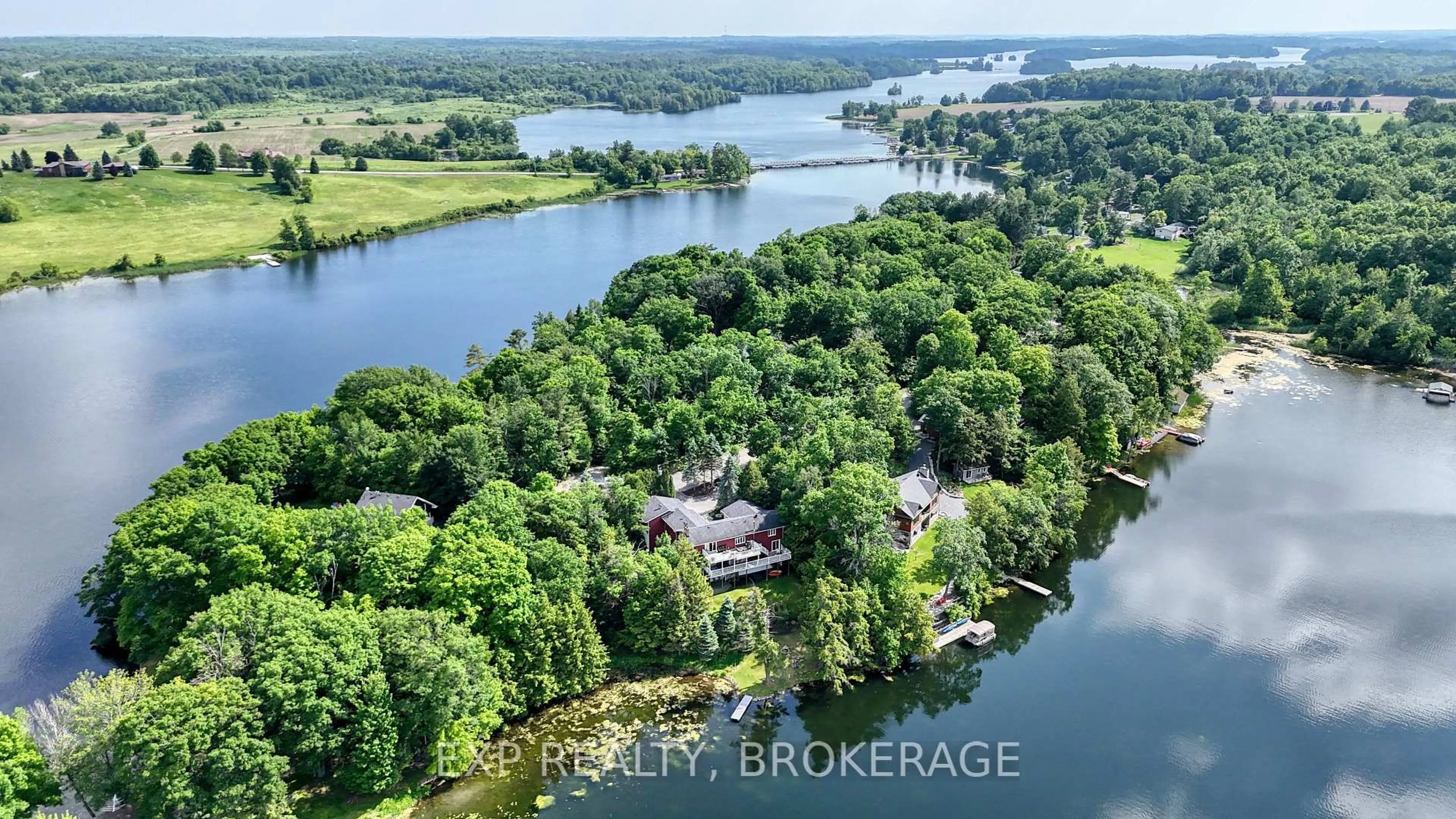 A pic from outside/outdoor area/front of a property/back of a property/a pic from drone, water/lake/river/ocean view for 5525 RIDEAU Rd, Battersea Ontario K0H 1H0
