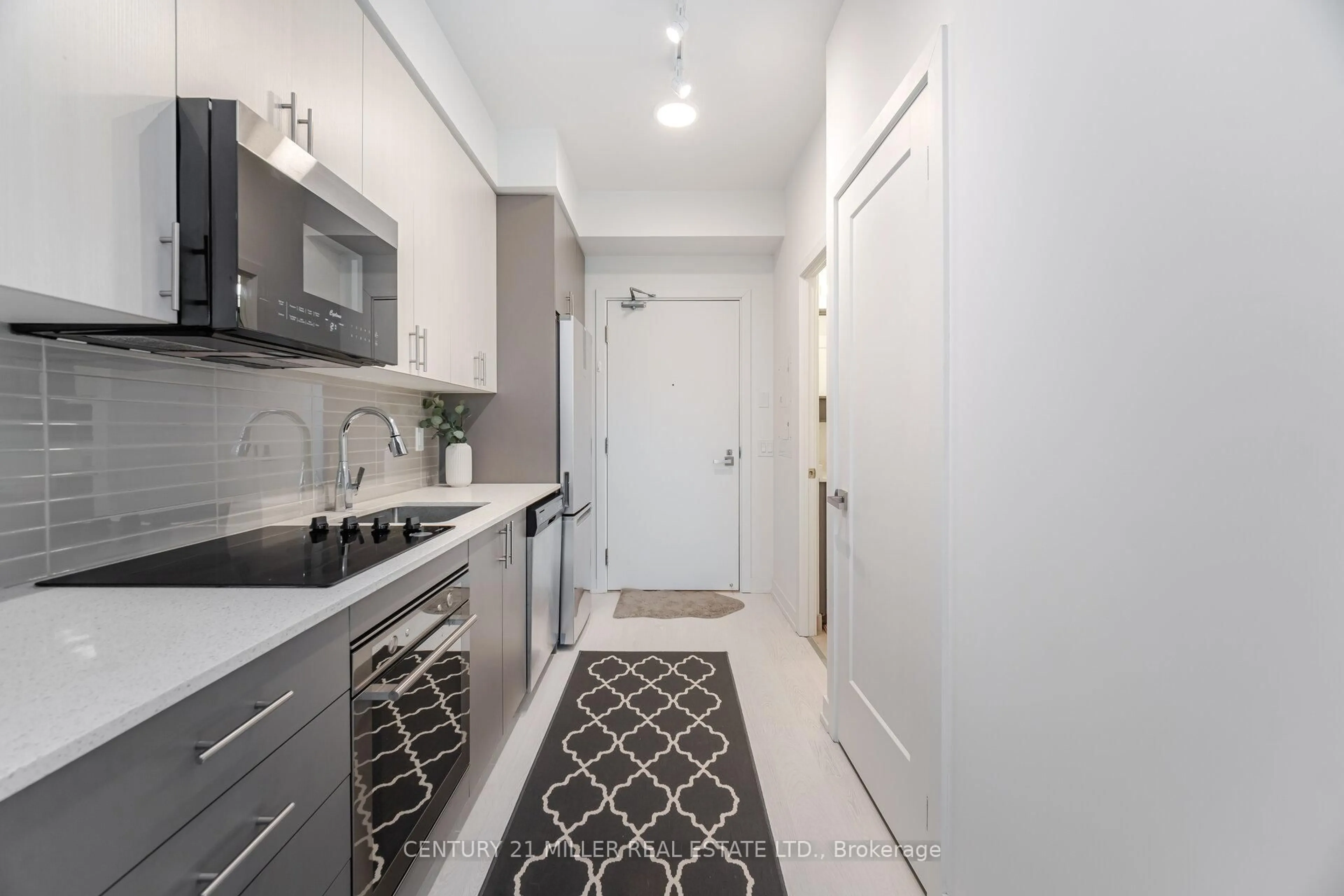 Standard kitchen, unknown for 415 Main St #606, Hamilton Ontario L8P 0C9