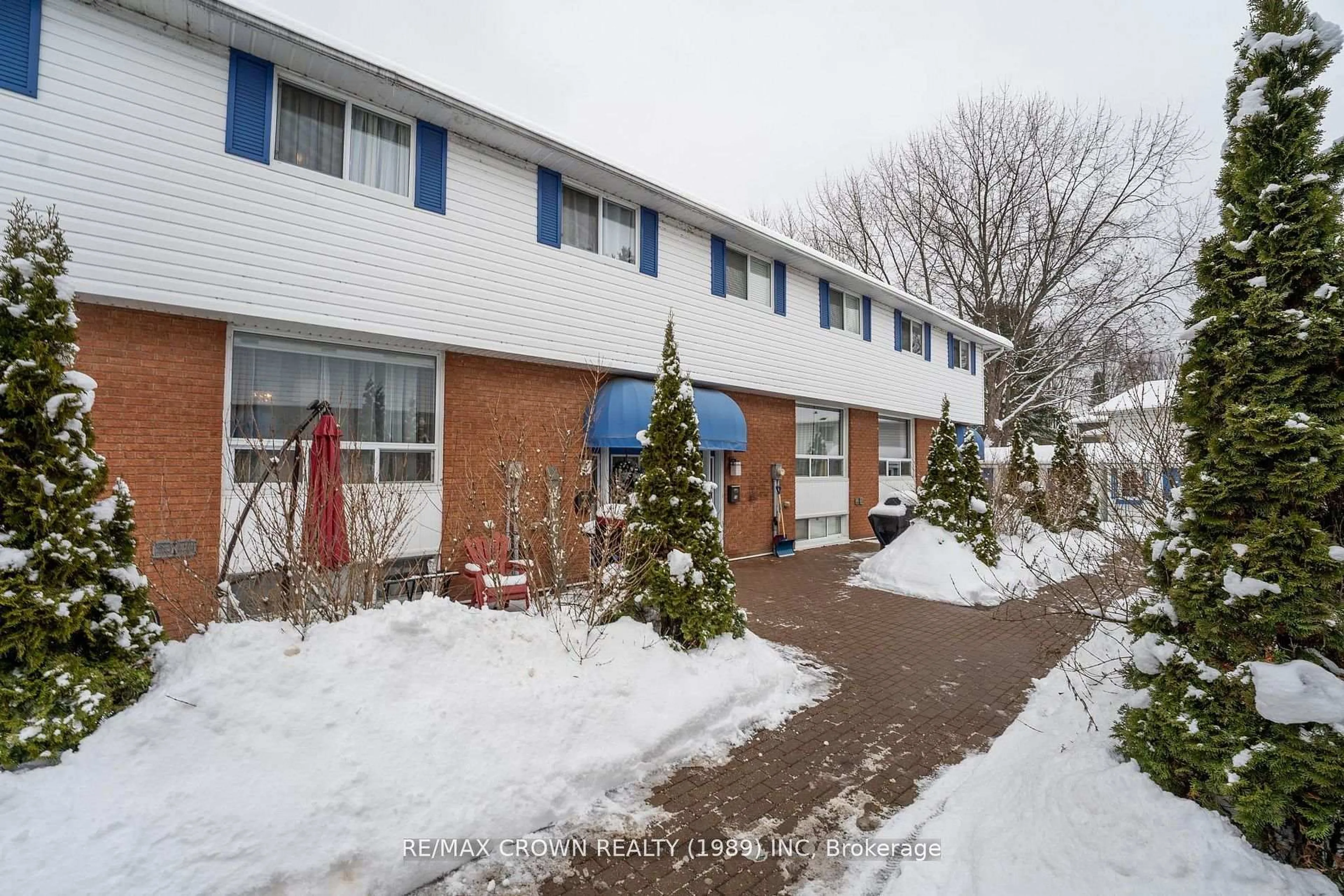 A pic from outside/outdoor area/front of a property/back of a property/a pic from drone, street for 904 Premier Rd #9, North Bay Ontario P1A 2H5