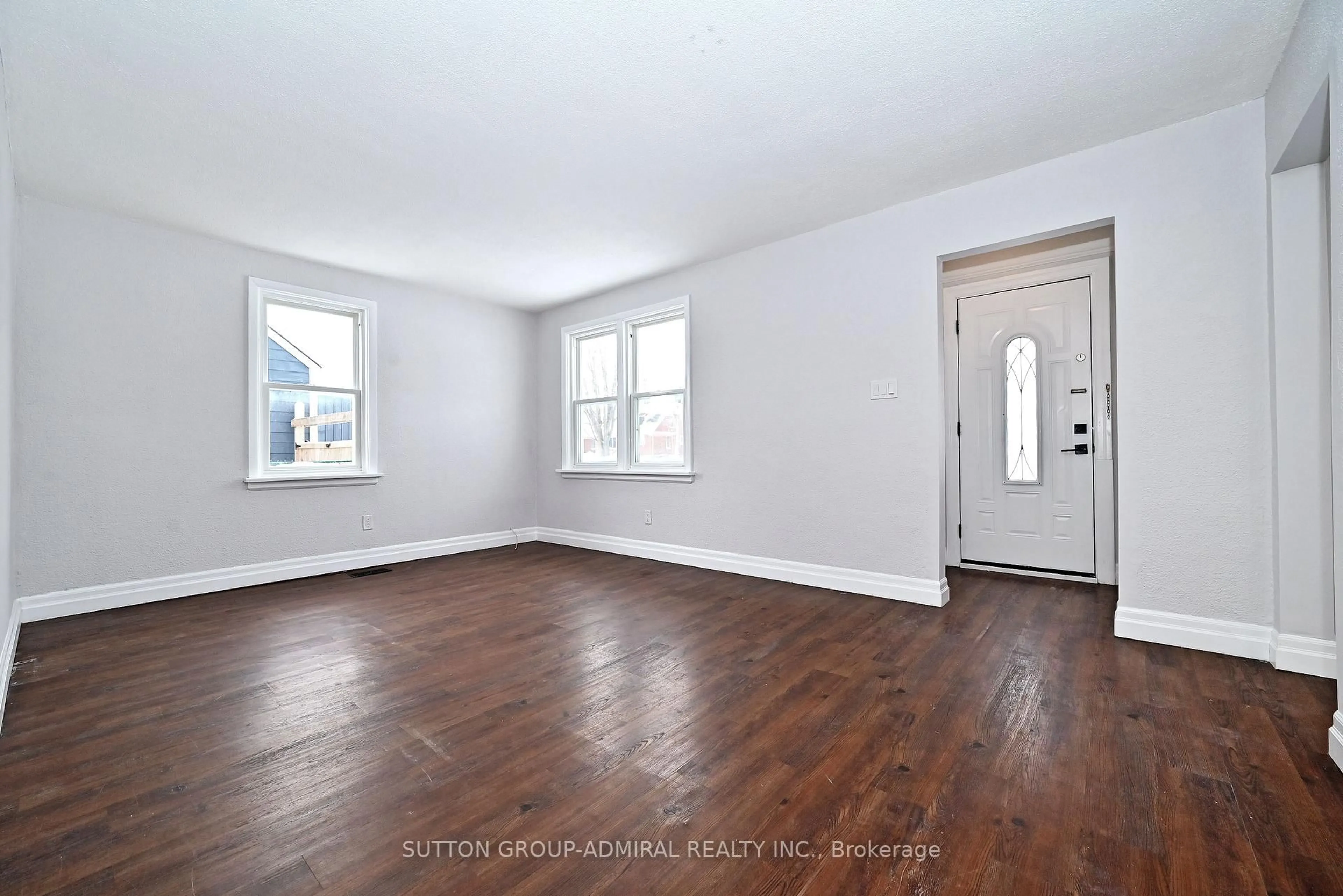 A pic of a room for 145 Ninth Ave, Kitchener Ontario N2C 1T1