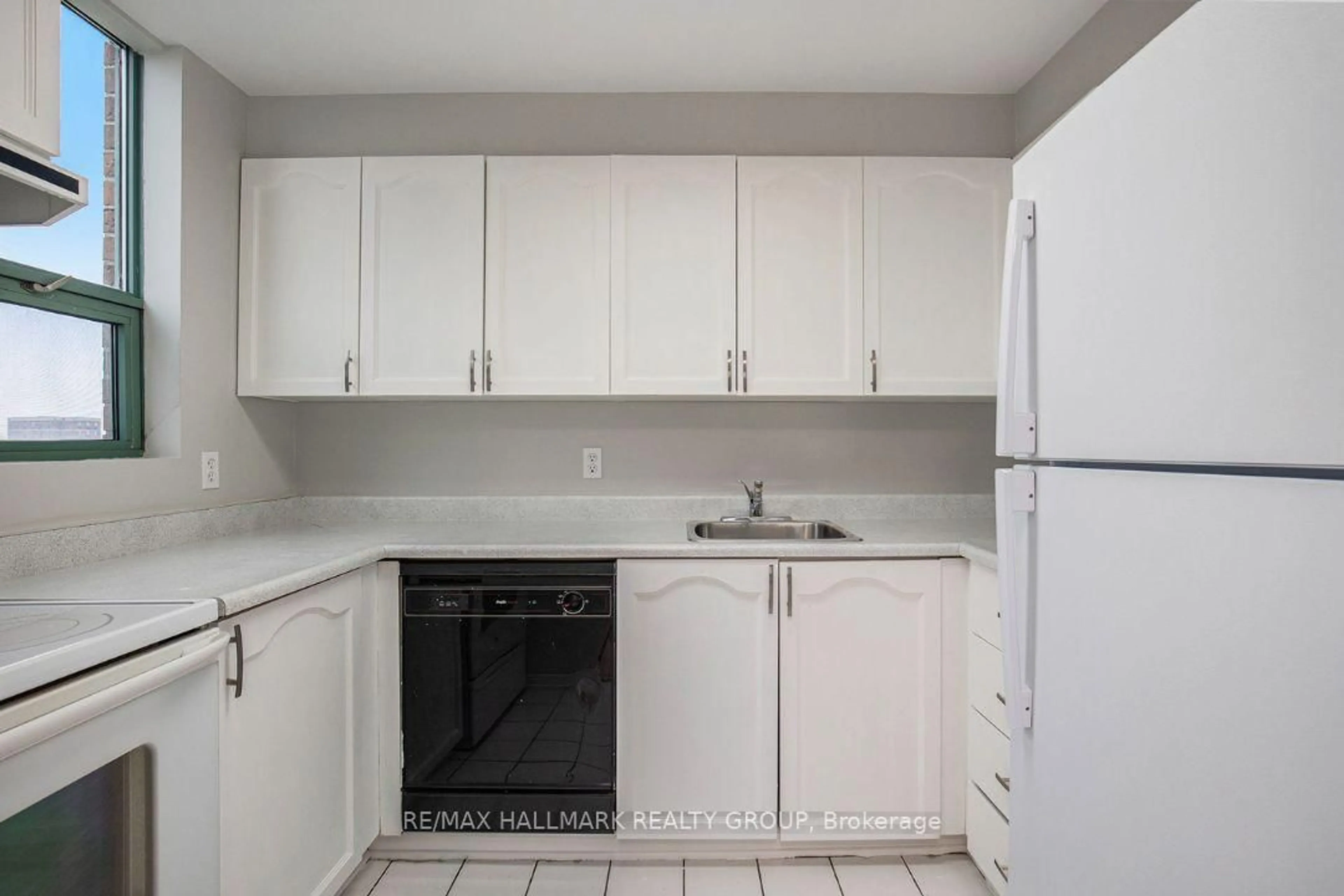 Standard kitchen, unknown for 1440 HERON Rd #511, Ottawa Ontario K1V 0X2