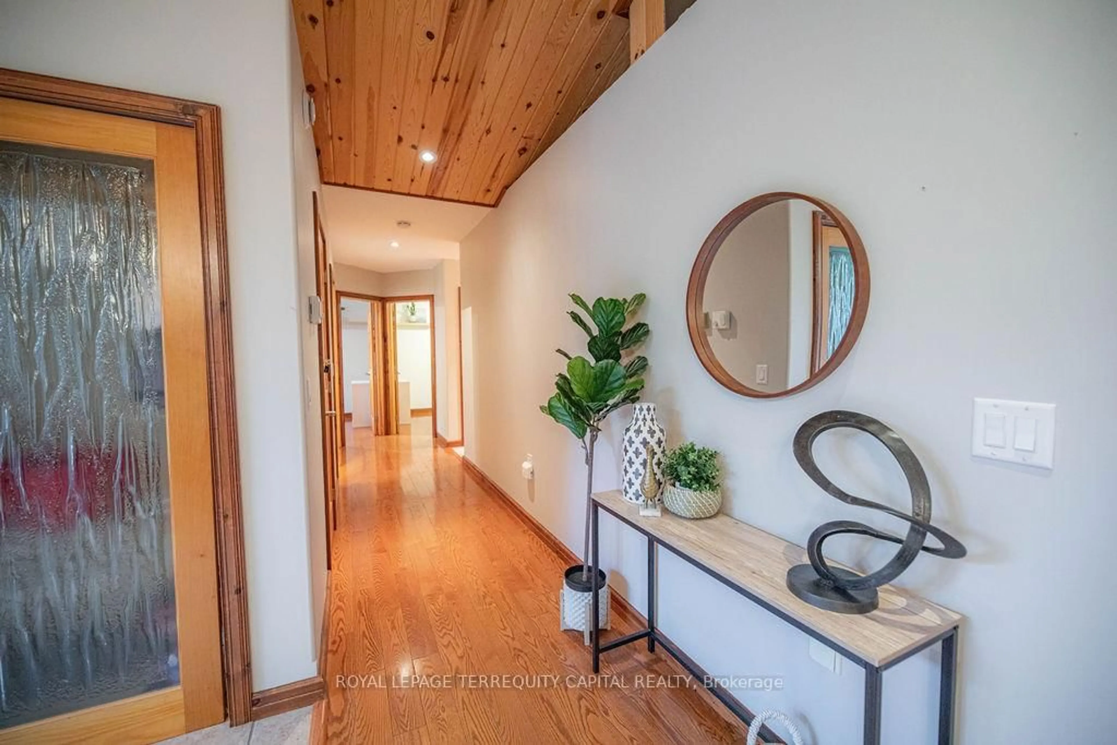 Indoor entryway for 468 Supersign Rd, Perry Ontario P0A 1J0