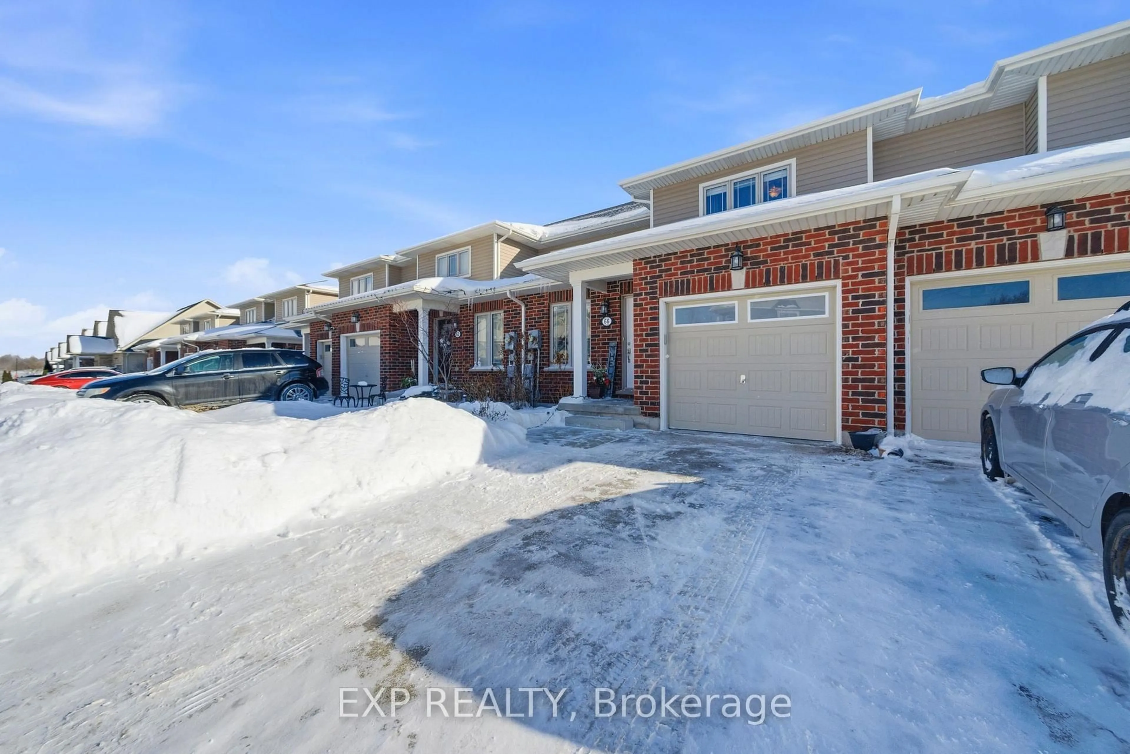 A pic from outside/outdoor area/front of a property/back of a property/a pic from drone, street for 66 Oliver Lane, St. Catharines Ontario L2P 0E4